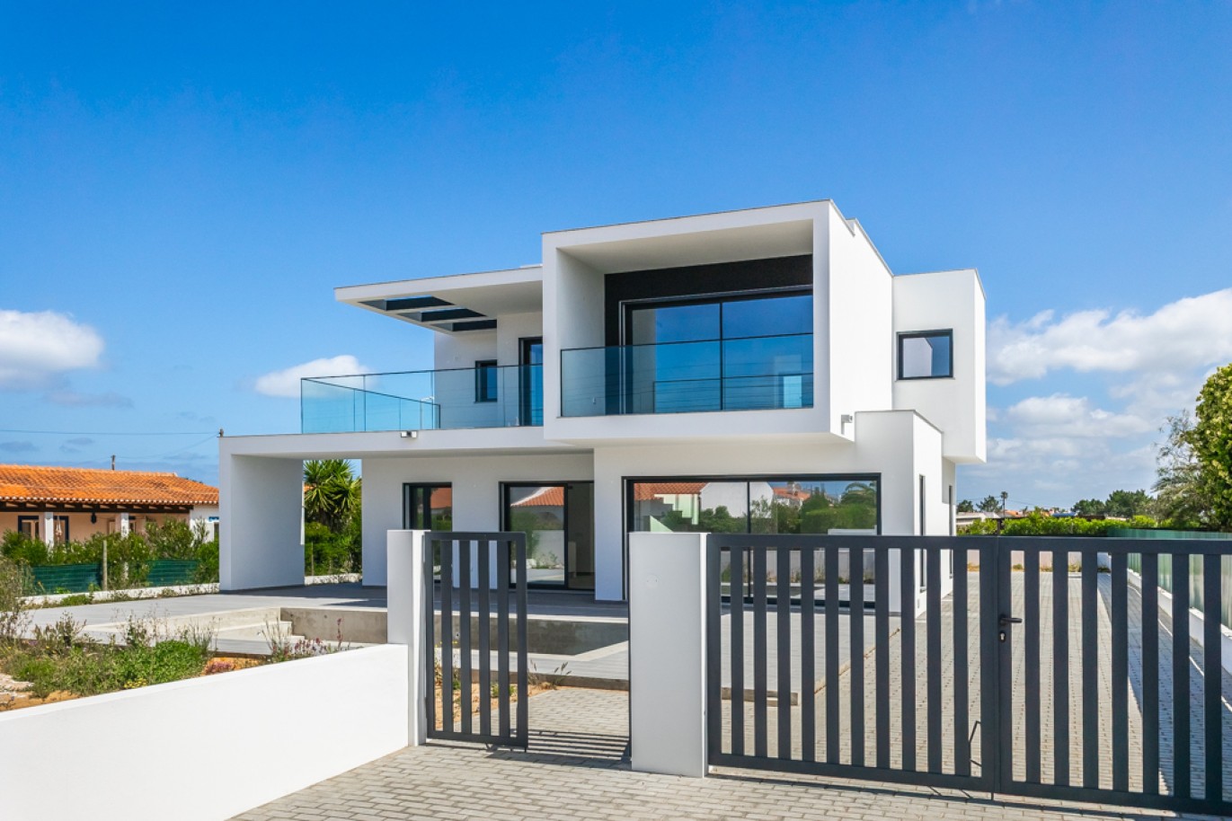 Modern 3-bedroom Villa with pool for sale Aljezur, Algarve, Portugal_323273