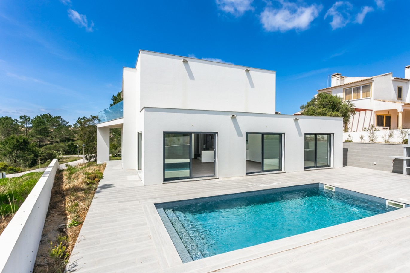 Moderna Moradia com piscina para venda em Aljezur, Algarve, Portugal_323396