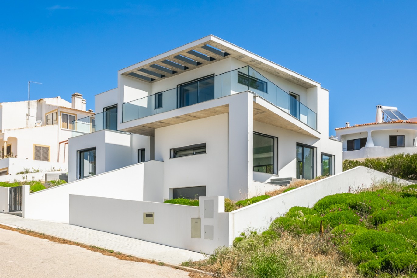 Moderna Moradia com piscina para venda em Aljezur, Algarve, Portugal_323409