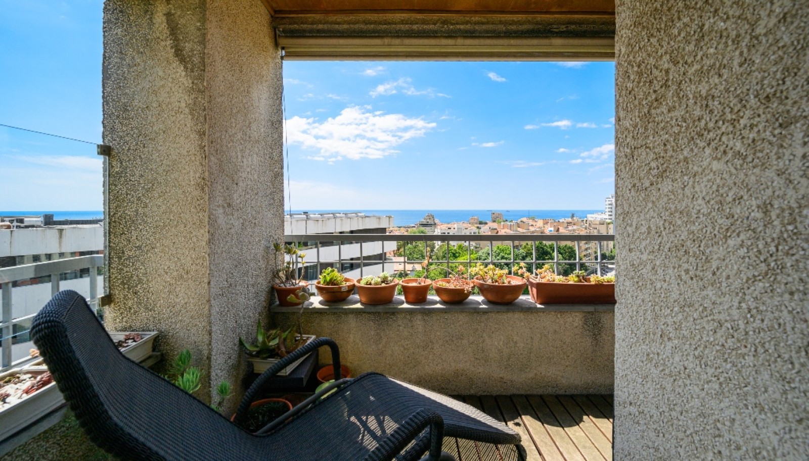 Four+one bedroom apartment with sea views for sale in Porto, Portugal_323414