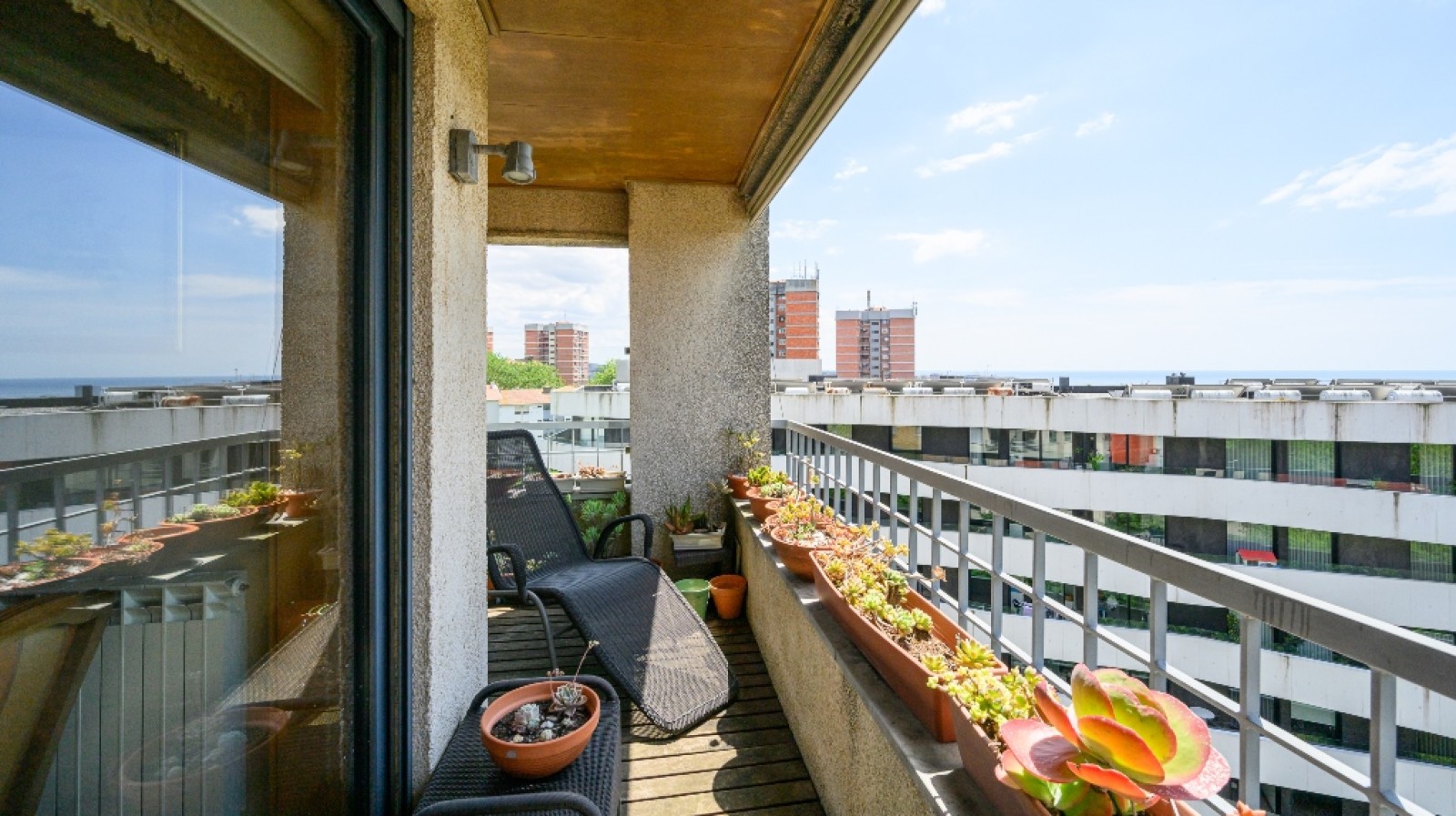 Four+one bedroom apartment with sea views for sale in Porto, Portugal_323415