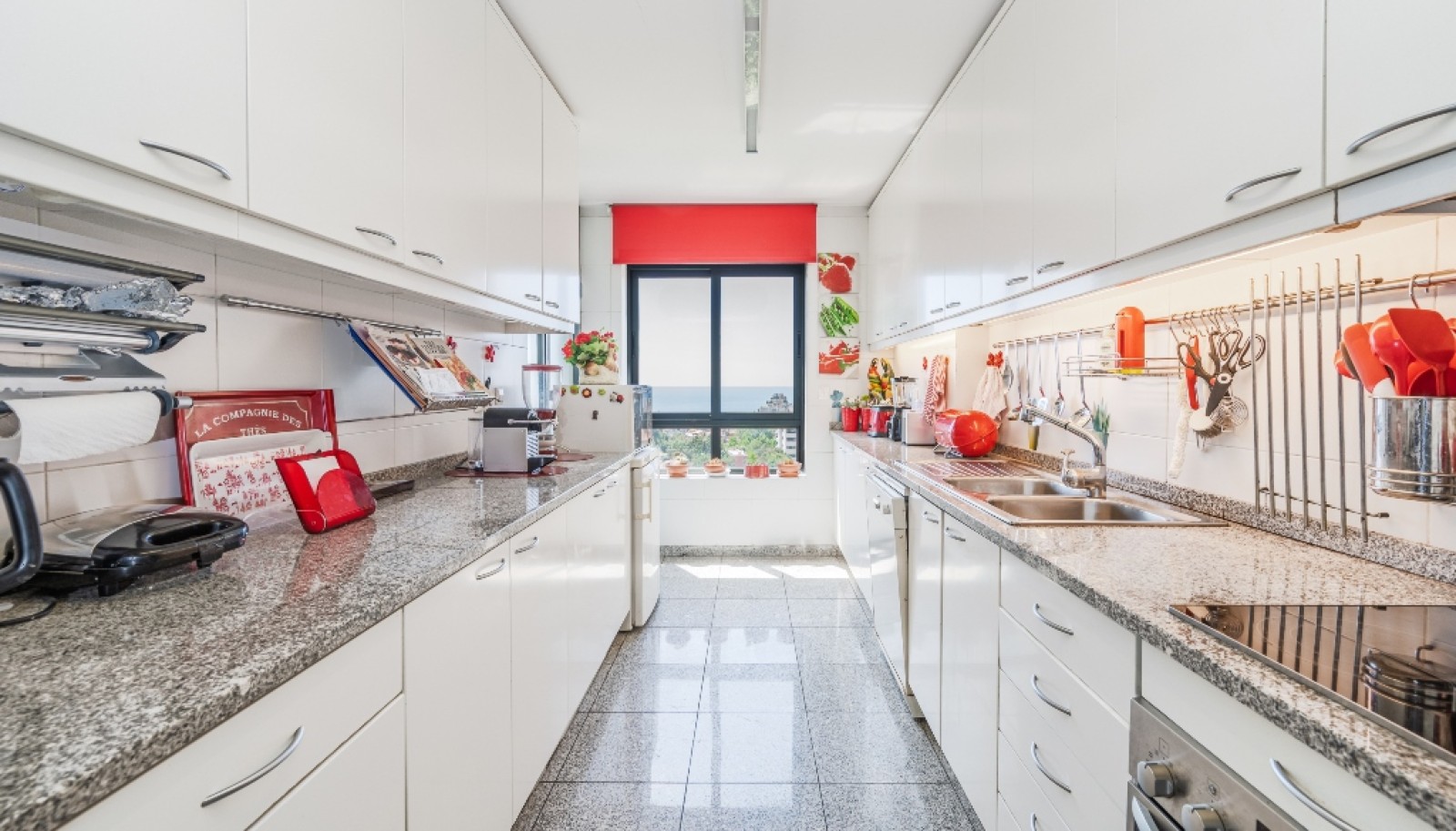 Four+one bedroom apartment with sea views for sale in Porto, Portugal_323424