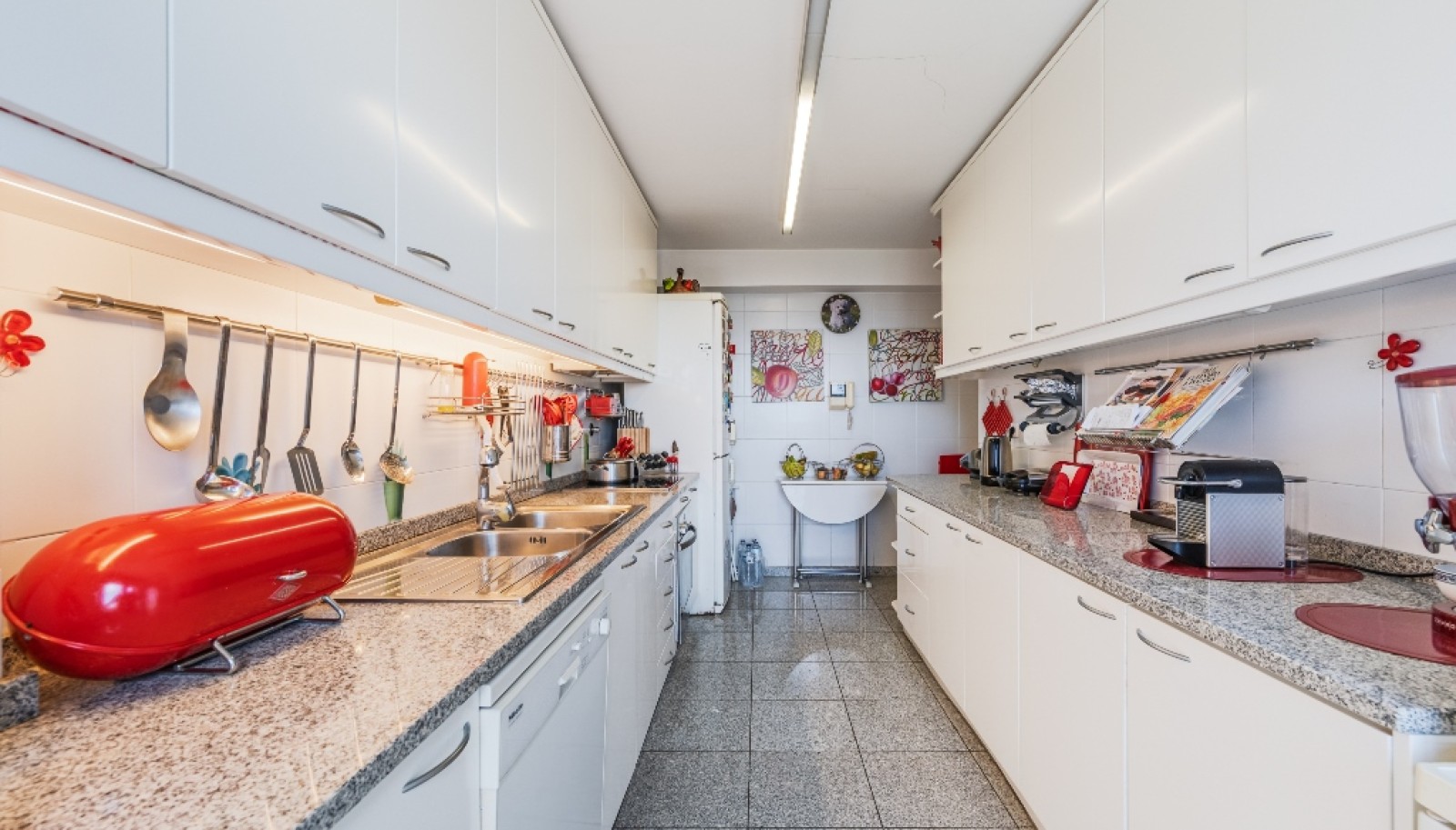Four+one bedroom apartment with sea views for sale in Porto, Portugal_323426