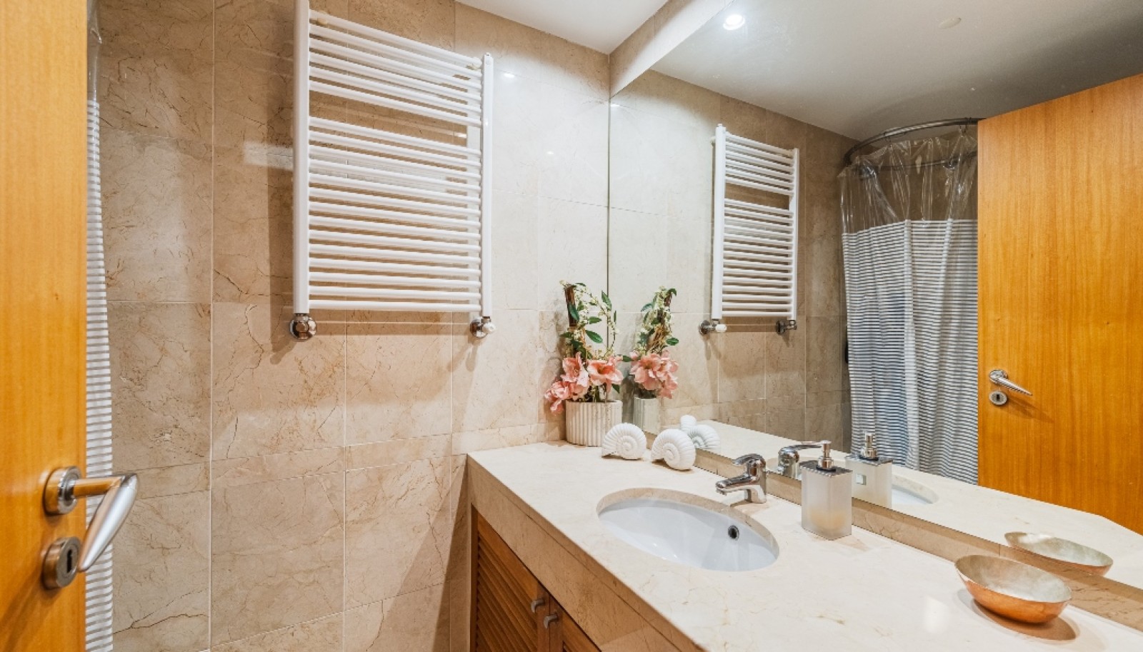 Four+one bedroom apartment with sea views for sale in Porto, Portugal_323430