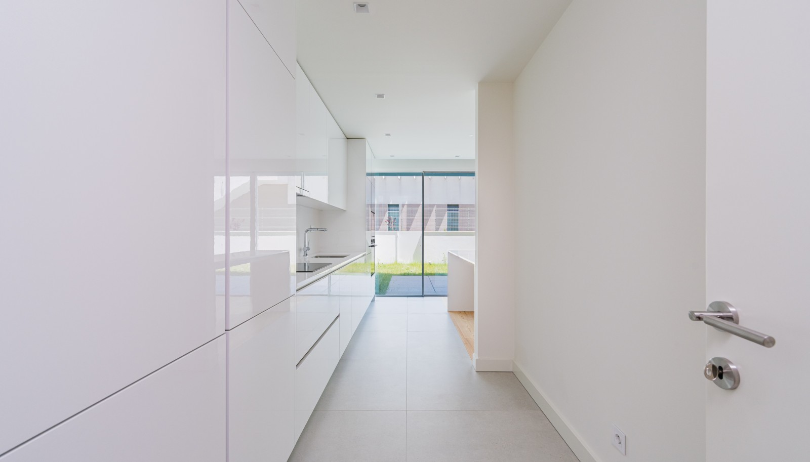 Piso nuevo de 2 dormitorios con jardín en venta en Matosinhos, Portugal_324226
