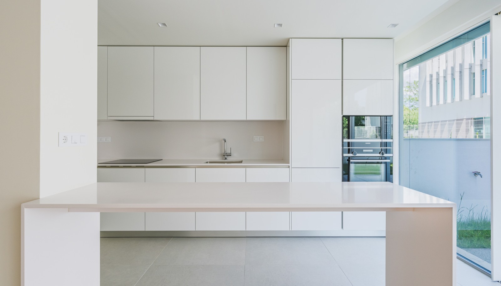 Piso nuevo de 2 dormitorios con jardín en venta en Matosinhos, Portugal_324231