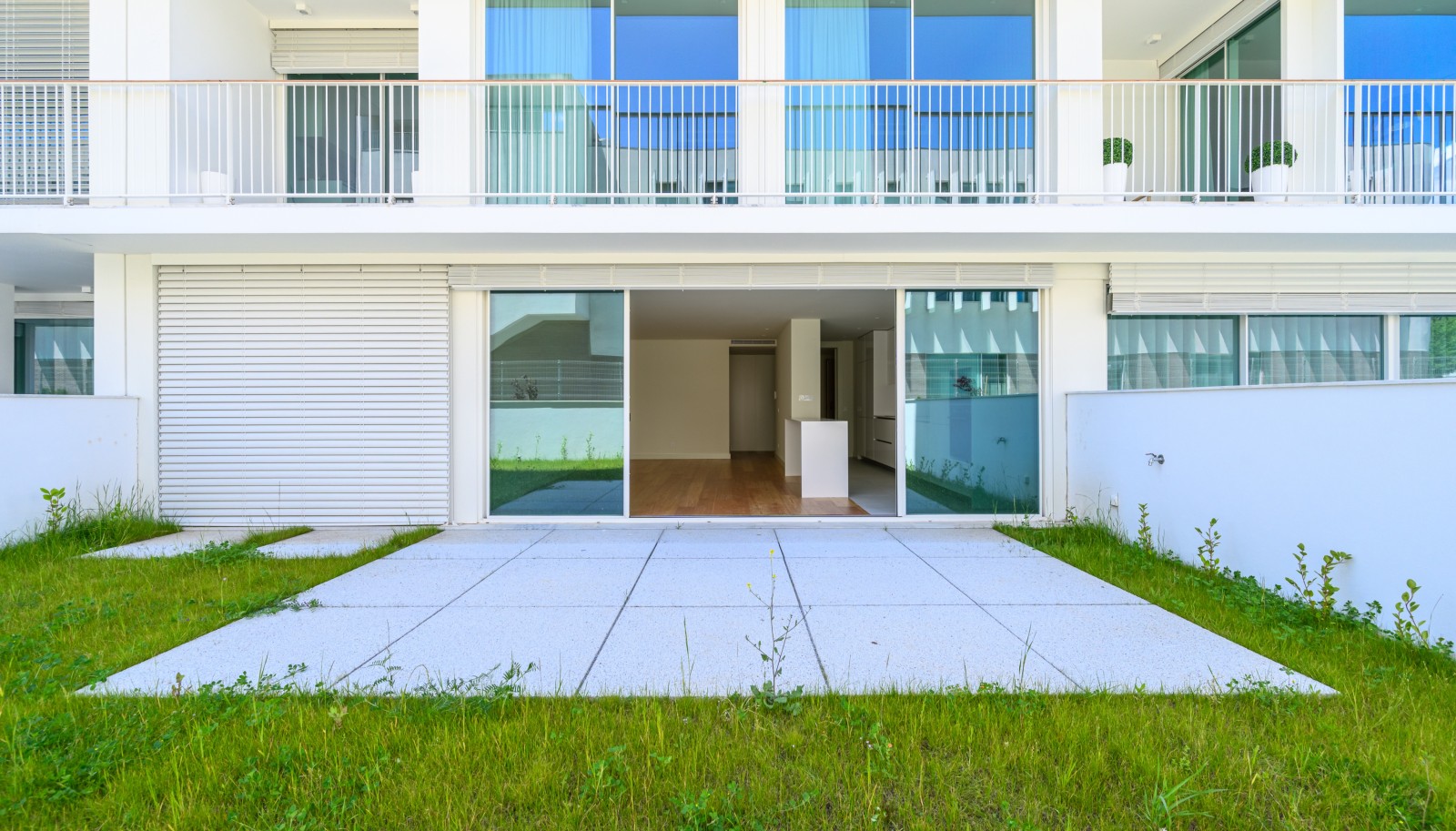 Piso nuevo de 2 dormitorios con jardín en venta en Matosinhos, Portugal_324239