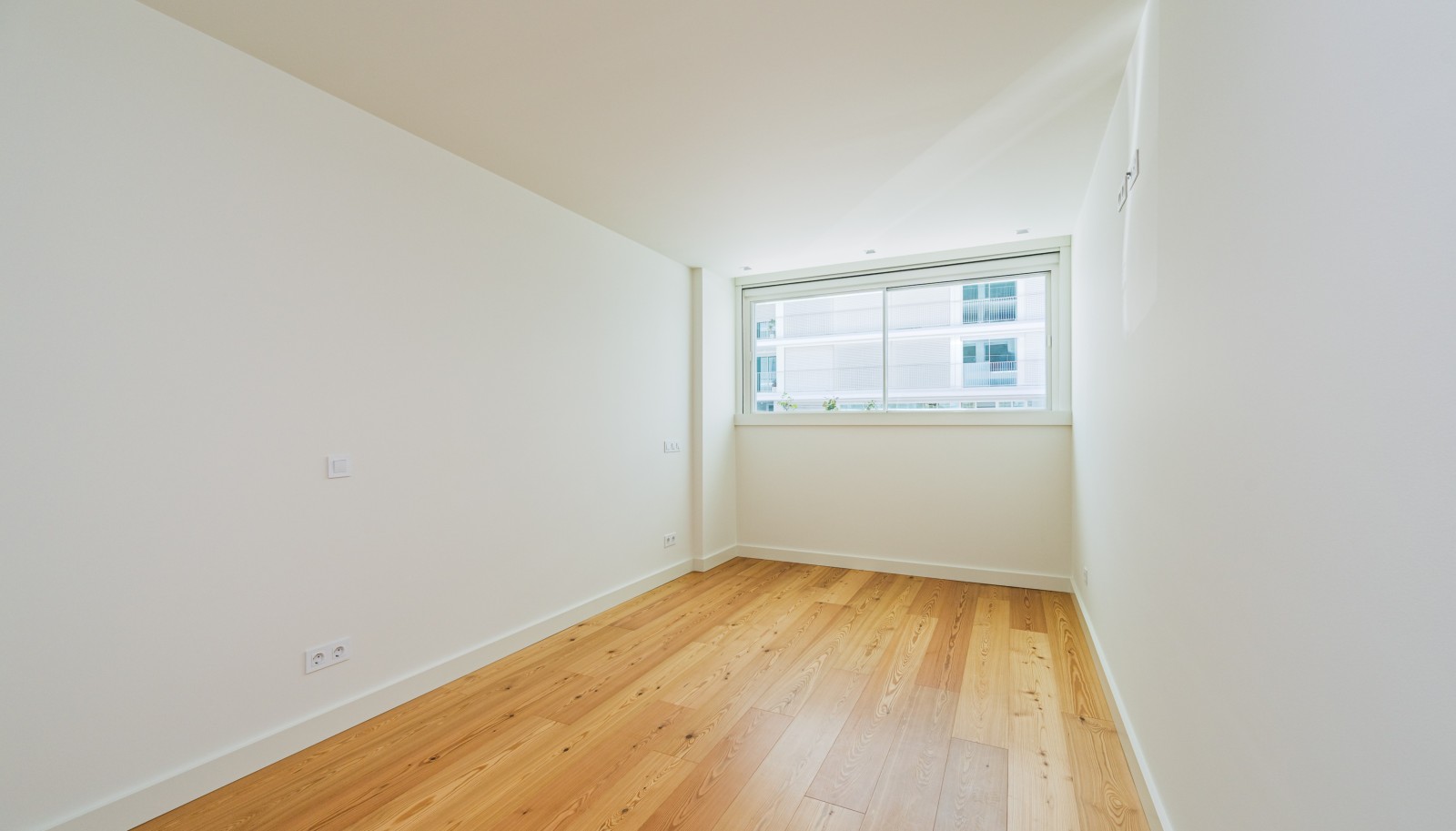Piso nuevo de 2 dormitorios con jardín en venta en Matosinhos, Portugal_324244