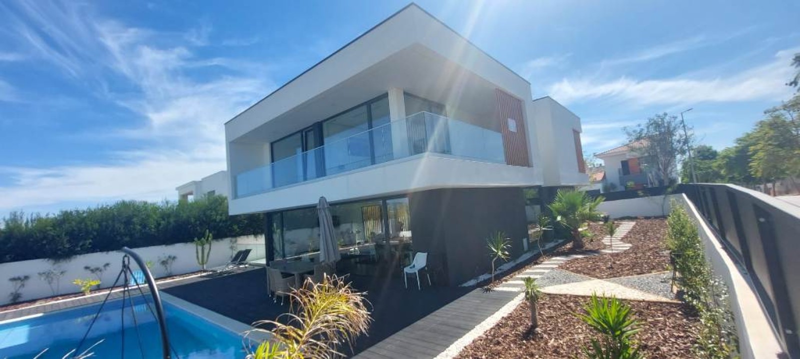 Modern 4-bedroom villa with pool for sale Portimão, Algarve, Portugal_324330