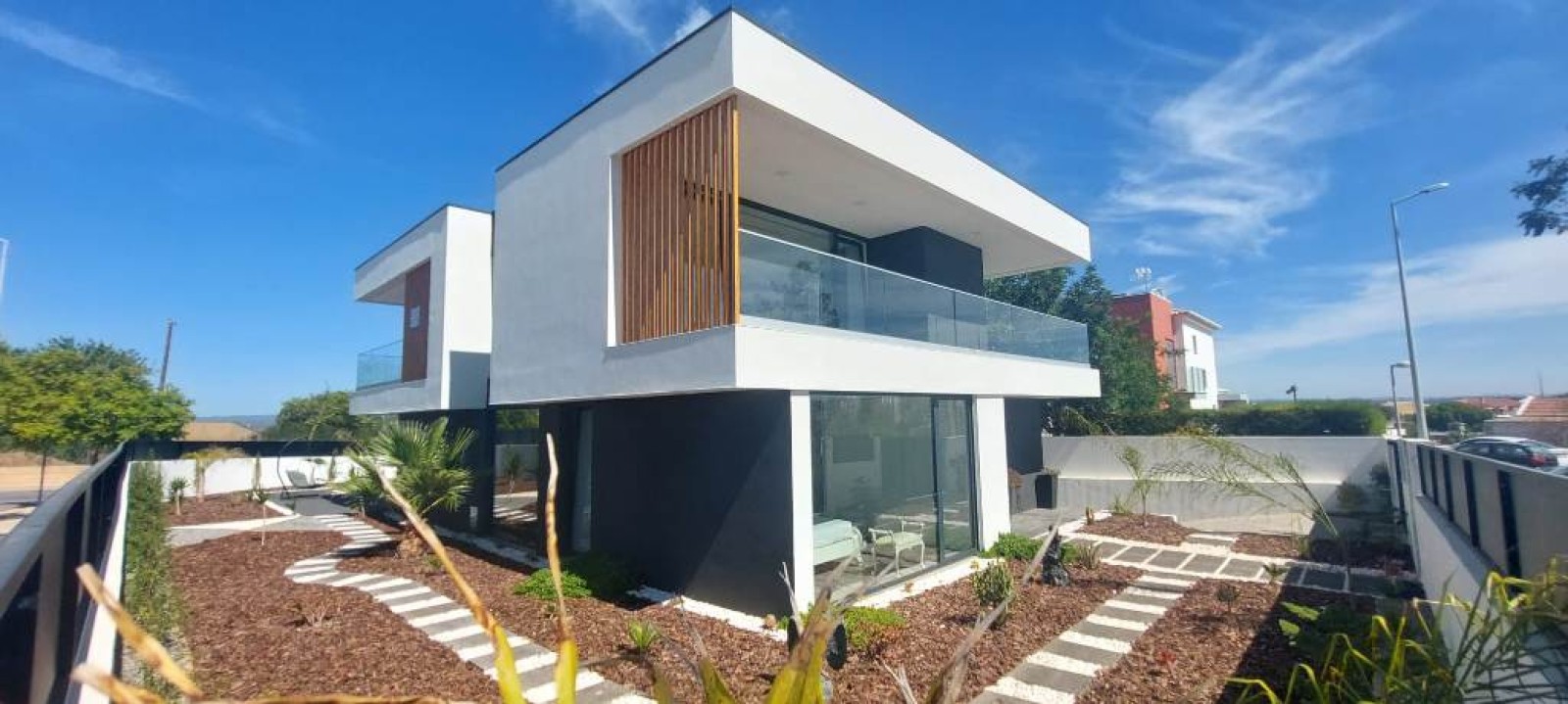 Modern 4-bedroom villa with pool for sale Portimão, Algarve, Portugal_324331