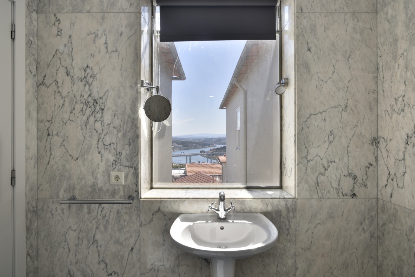 Maison avec deux appartements et vue sur le fleuve à Porto, Portugal_324661