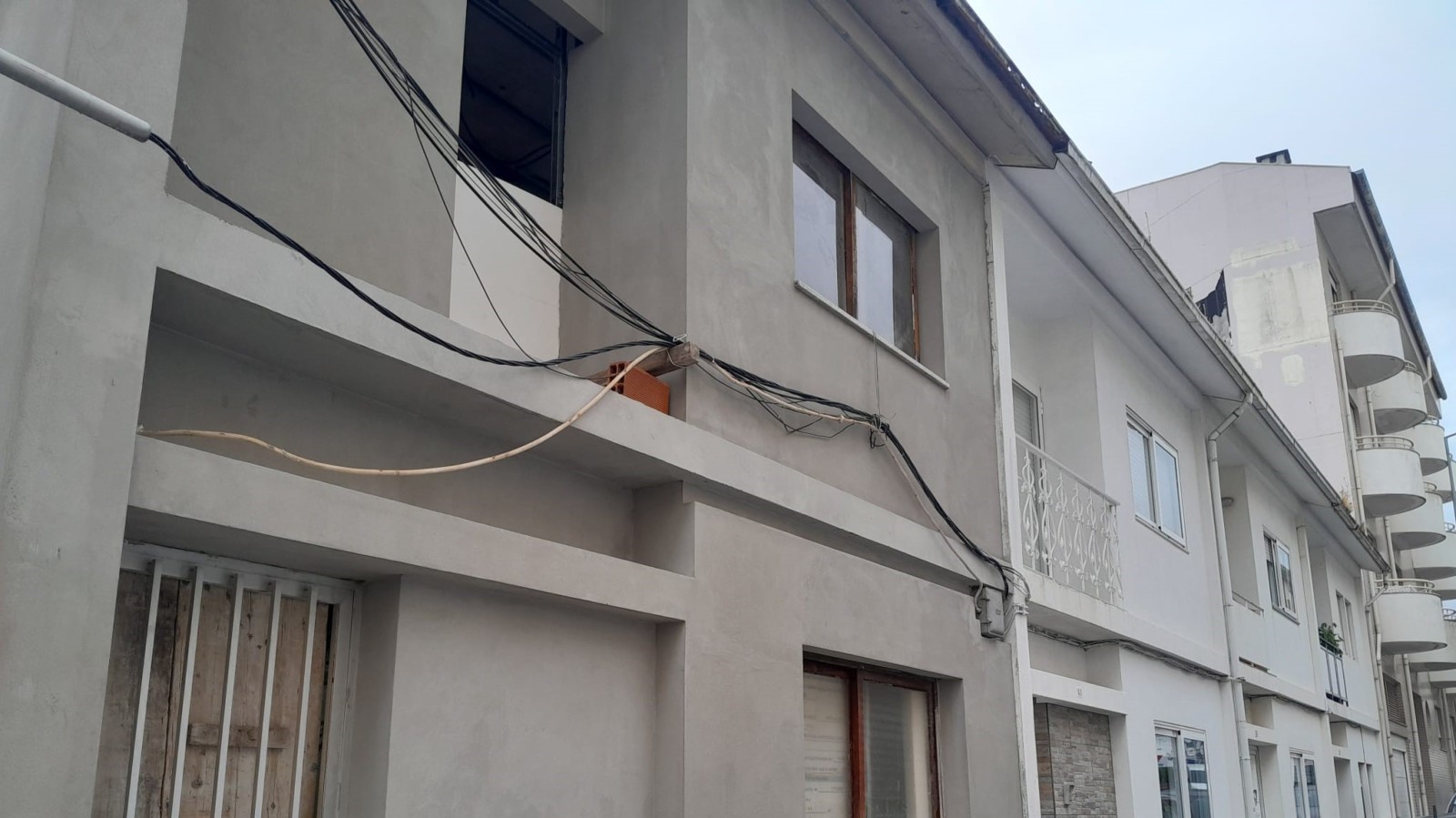 Two-bedroom house with patio and balcony for sale in Gaia, Portugal_324771