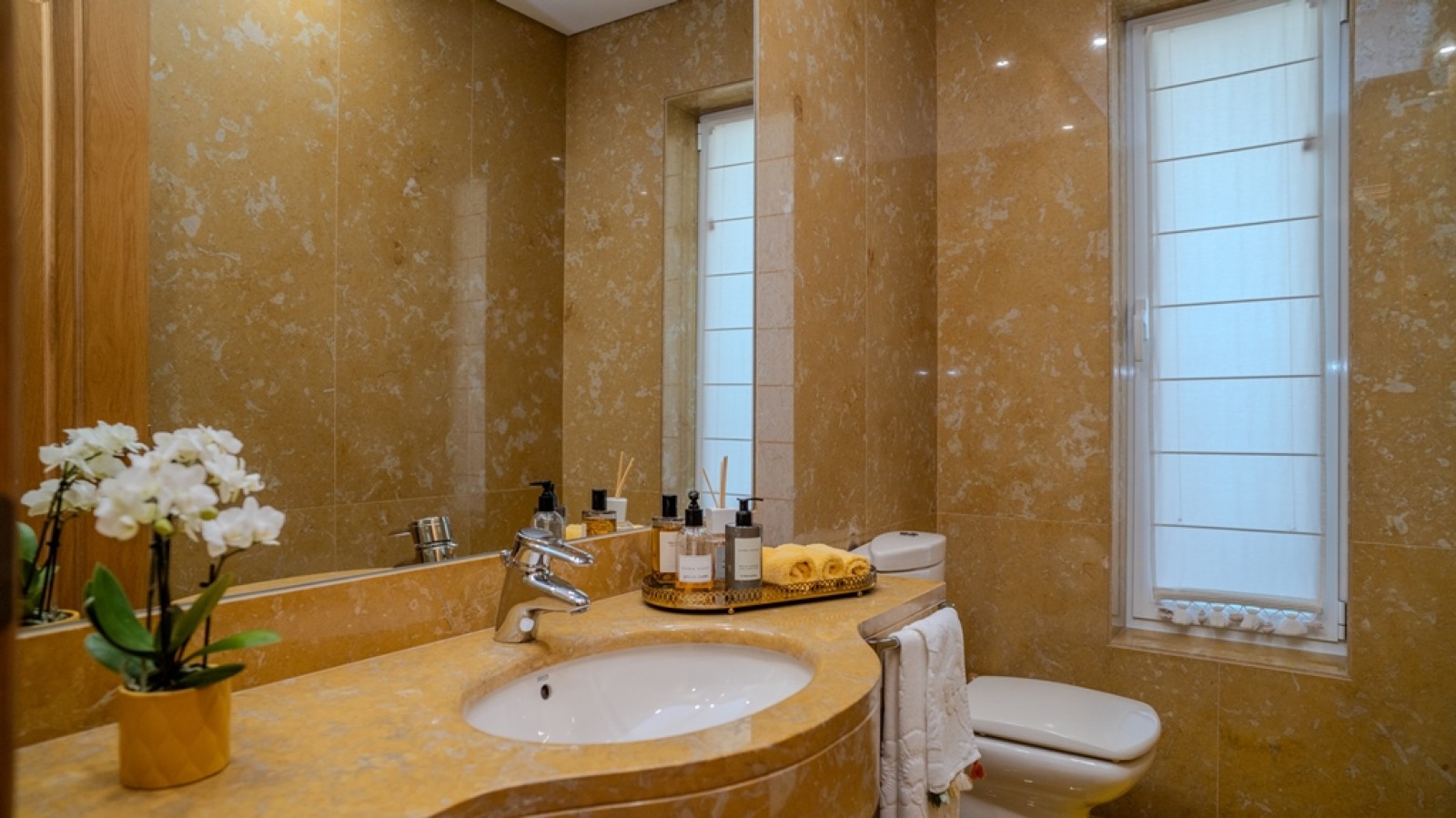 Four bedroom villa with pool for sale in Santa Maria da Feira, Portugal_324782