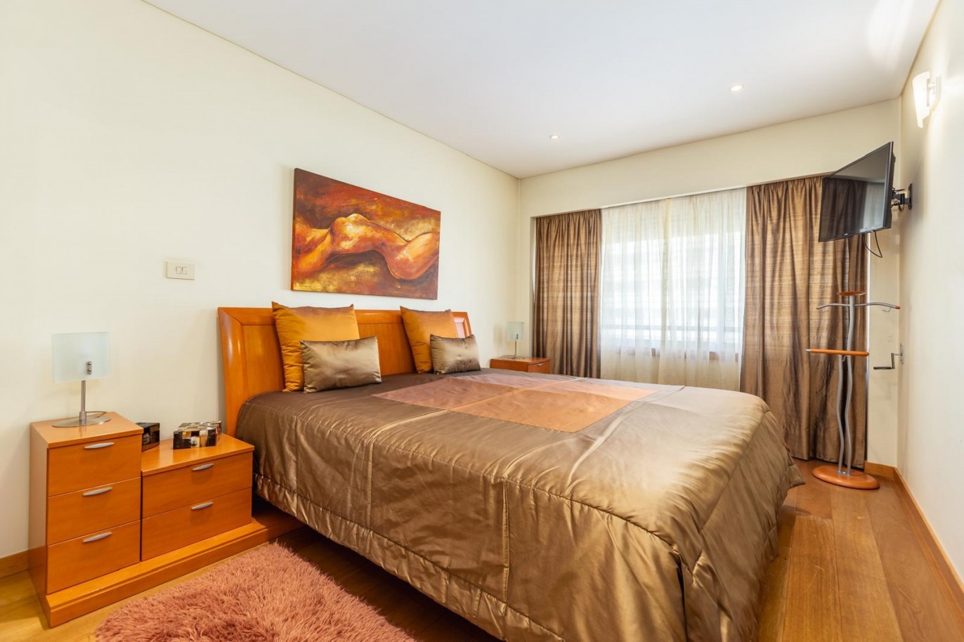 Apartamento de 4+1 quartos com varanda à venda na Maia, Portugal_325034