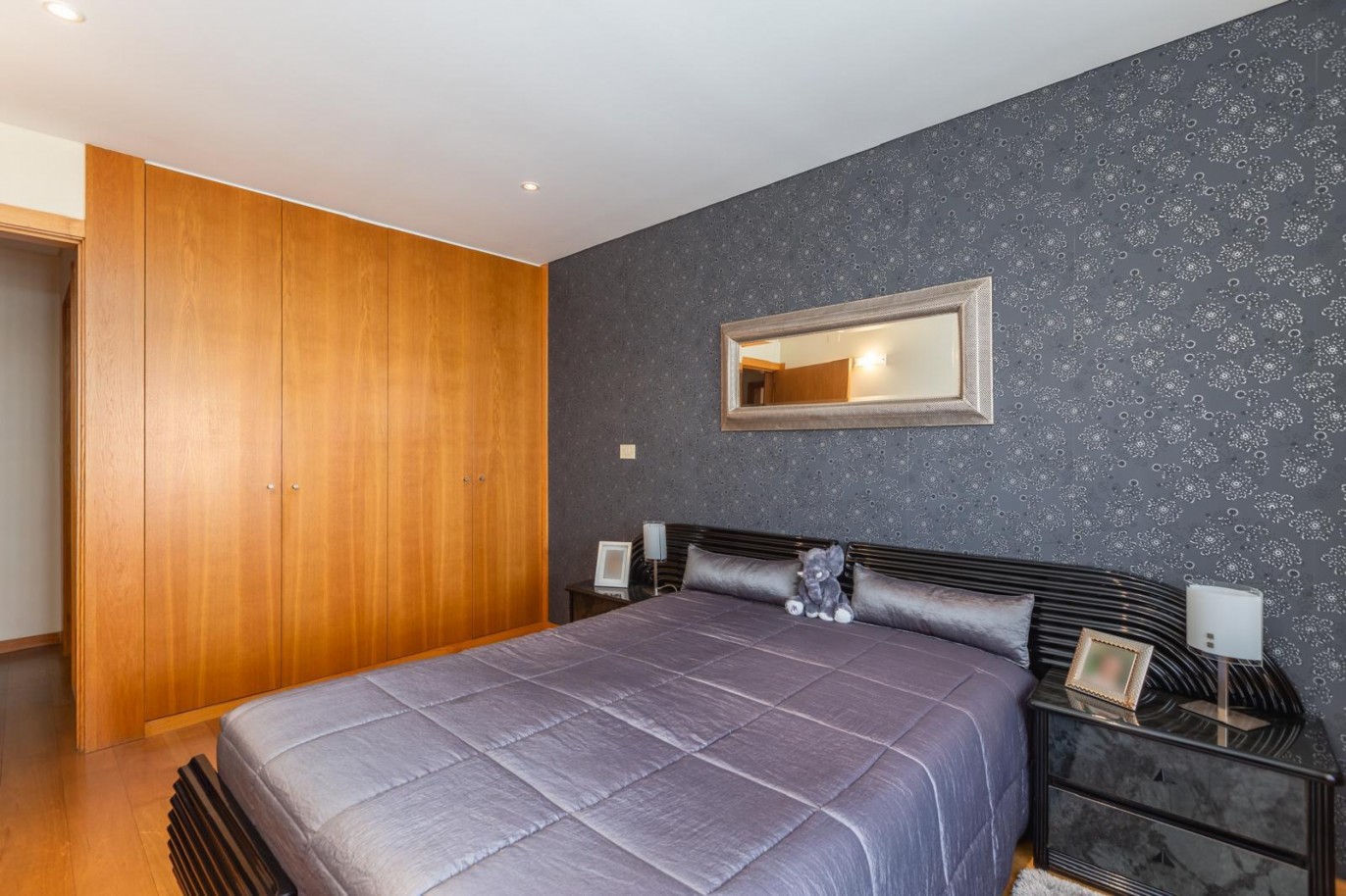 Apartamento de 4+1 quartos com varanda à venda na Maia, Portugal_325037