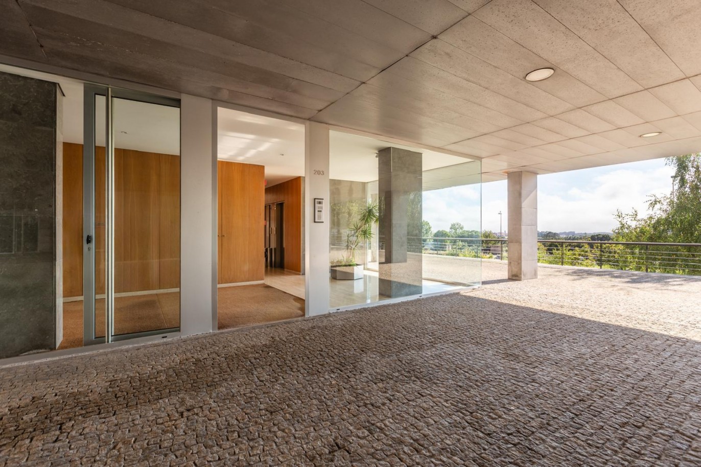 Apartamento de 4+1 quartos com varanda à venda na Maia, Portugal_325055