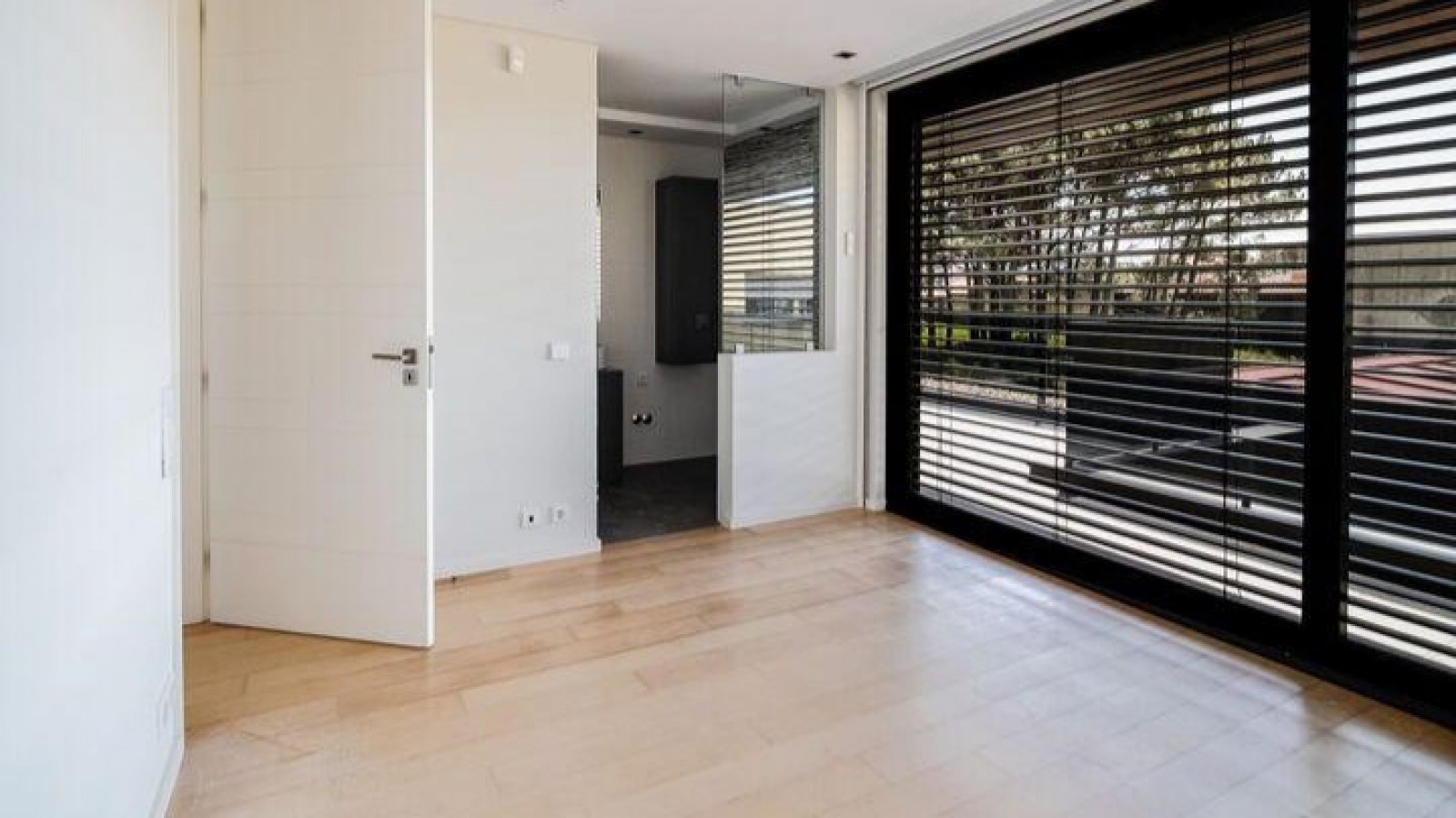 Three+one bedroom villa with sea views in Madalena, Gaia, Portugal_325062