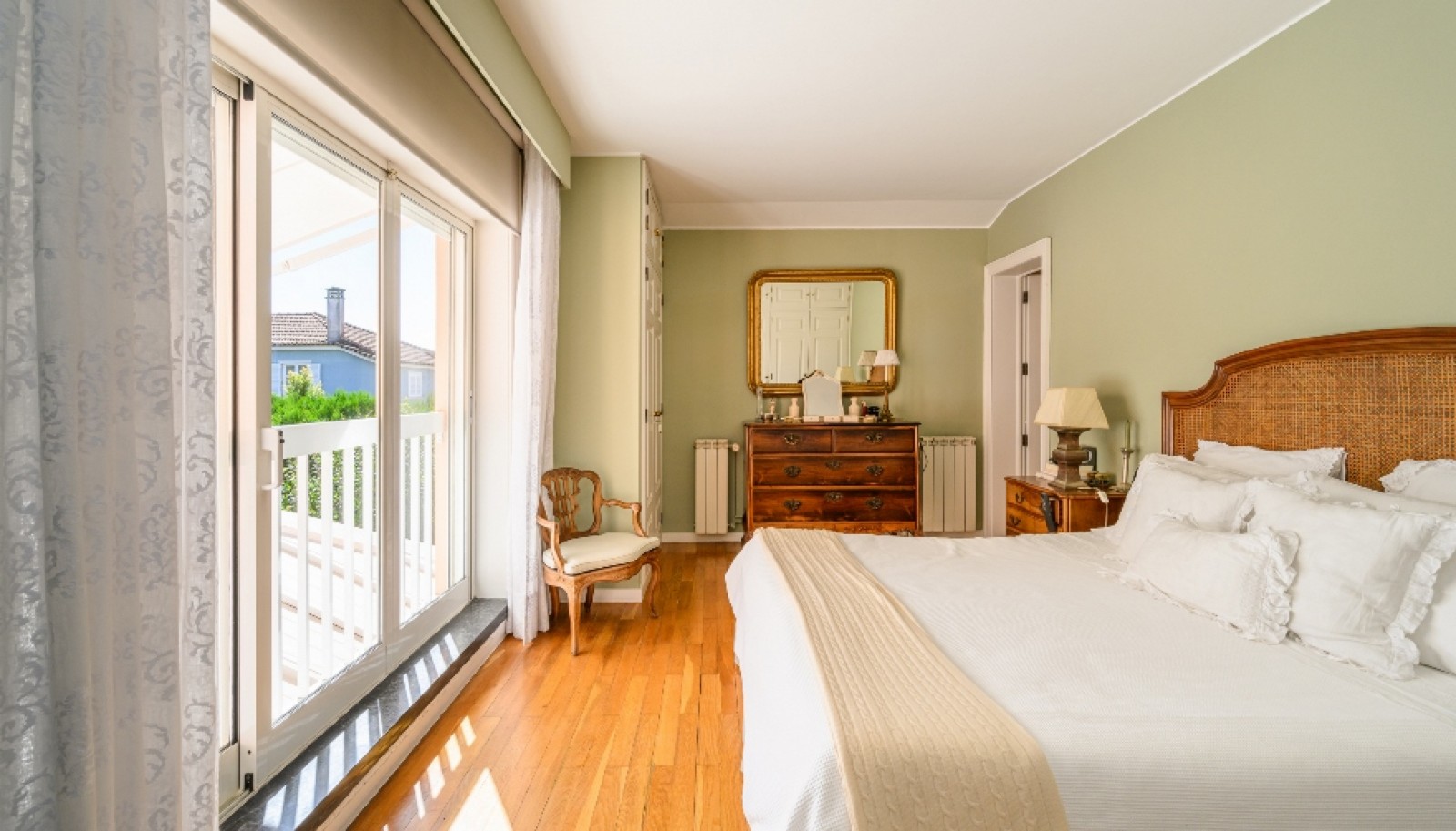 Elegant 5+2 bedroom villa next to Serralves, for sale, in Porto, Portugal_325166