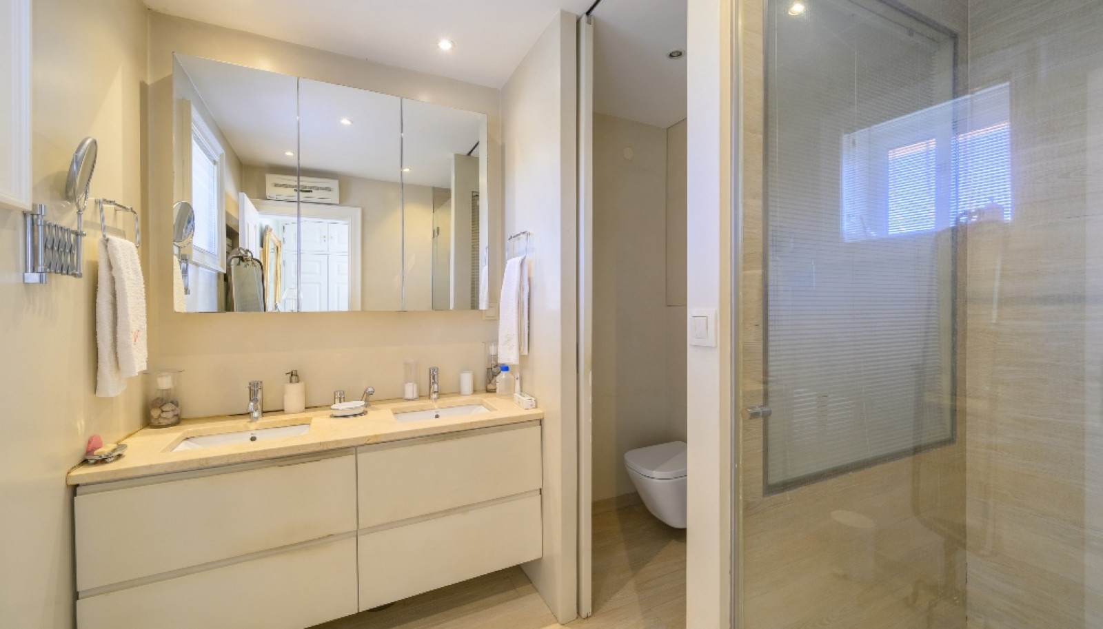 Elegant 5+2 bedroom villa next to Serralves, for sale, in Porto, Portugal_325167