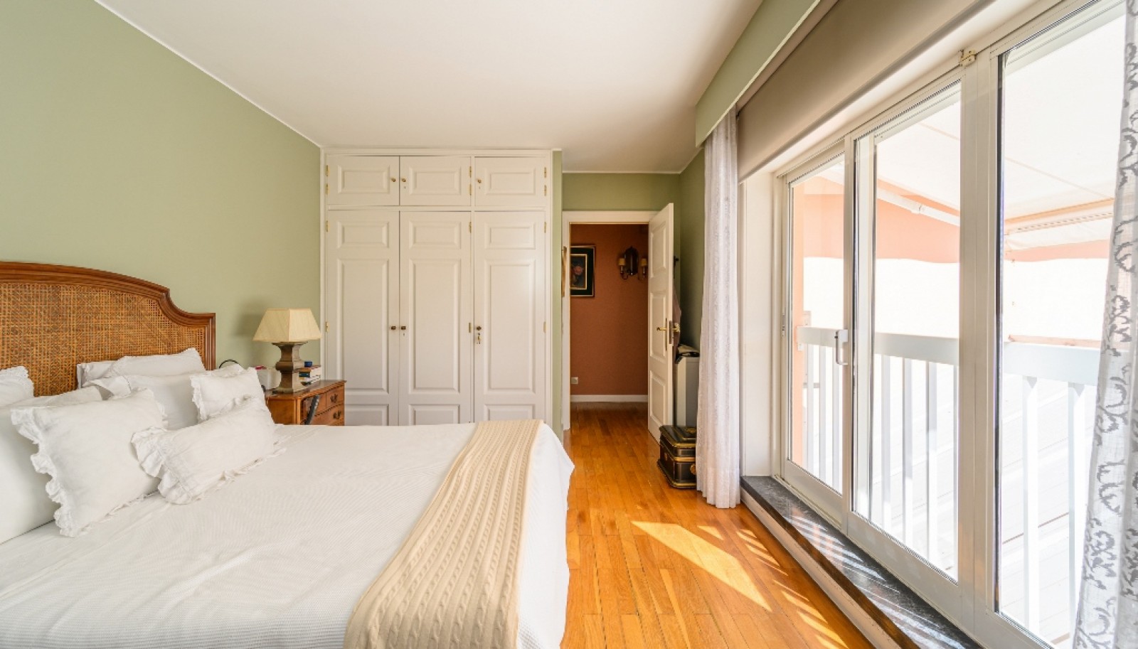 Elegant 5+2 bedroom villa next to Serralves, for sale, in Porto, Portugal_325168