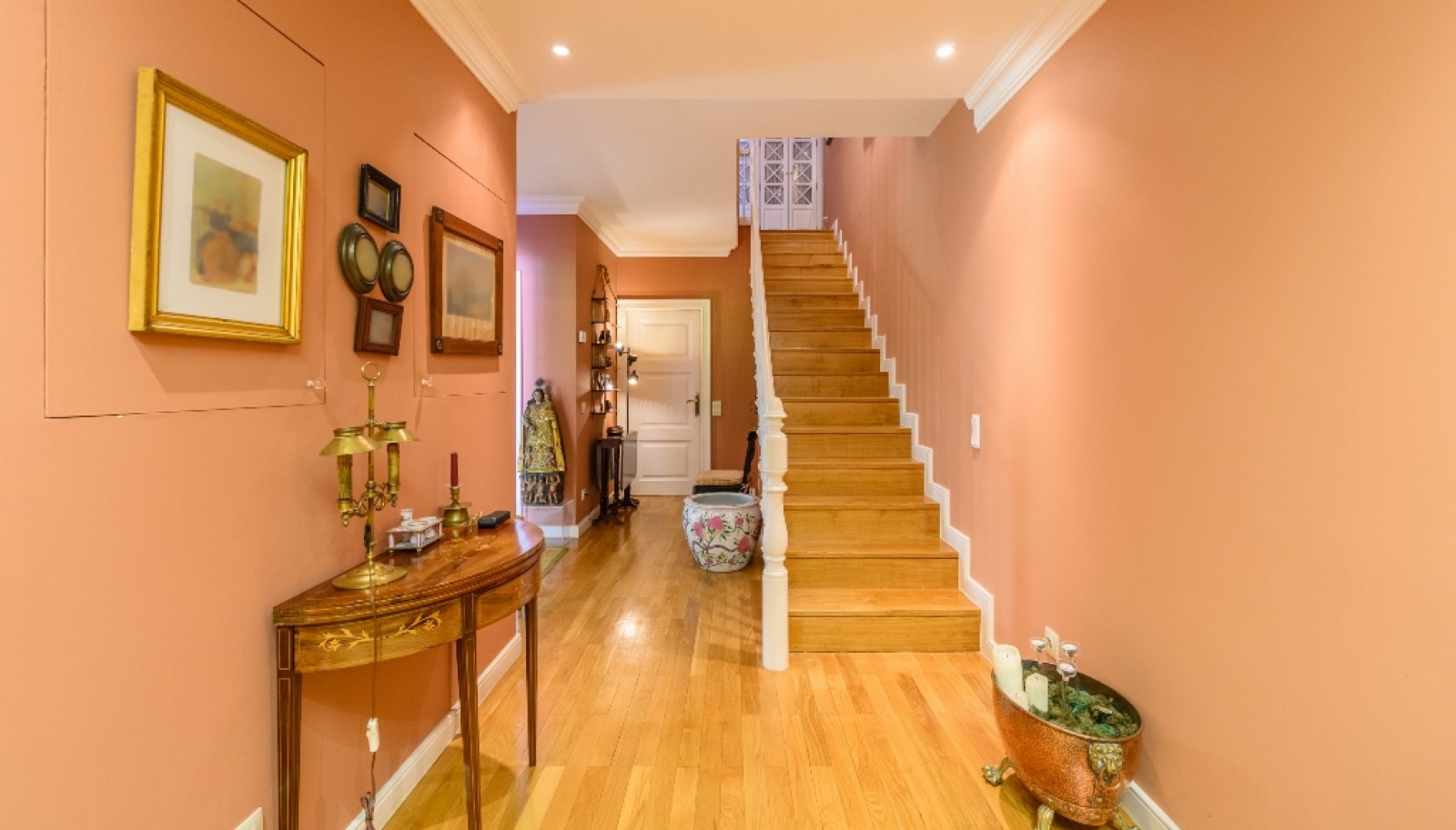Elegant 5+2 bedroom villa next to Serralves, for sale, in Porto, Portugal_325179