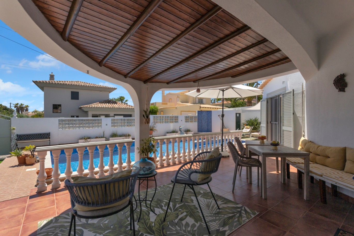 3-bedroom Villa with pool for sale in Carvoeiro, Algarve, Portugal_325218