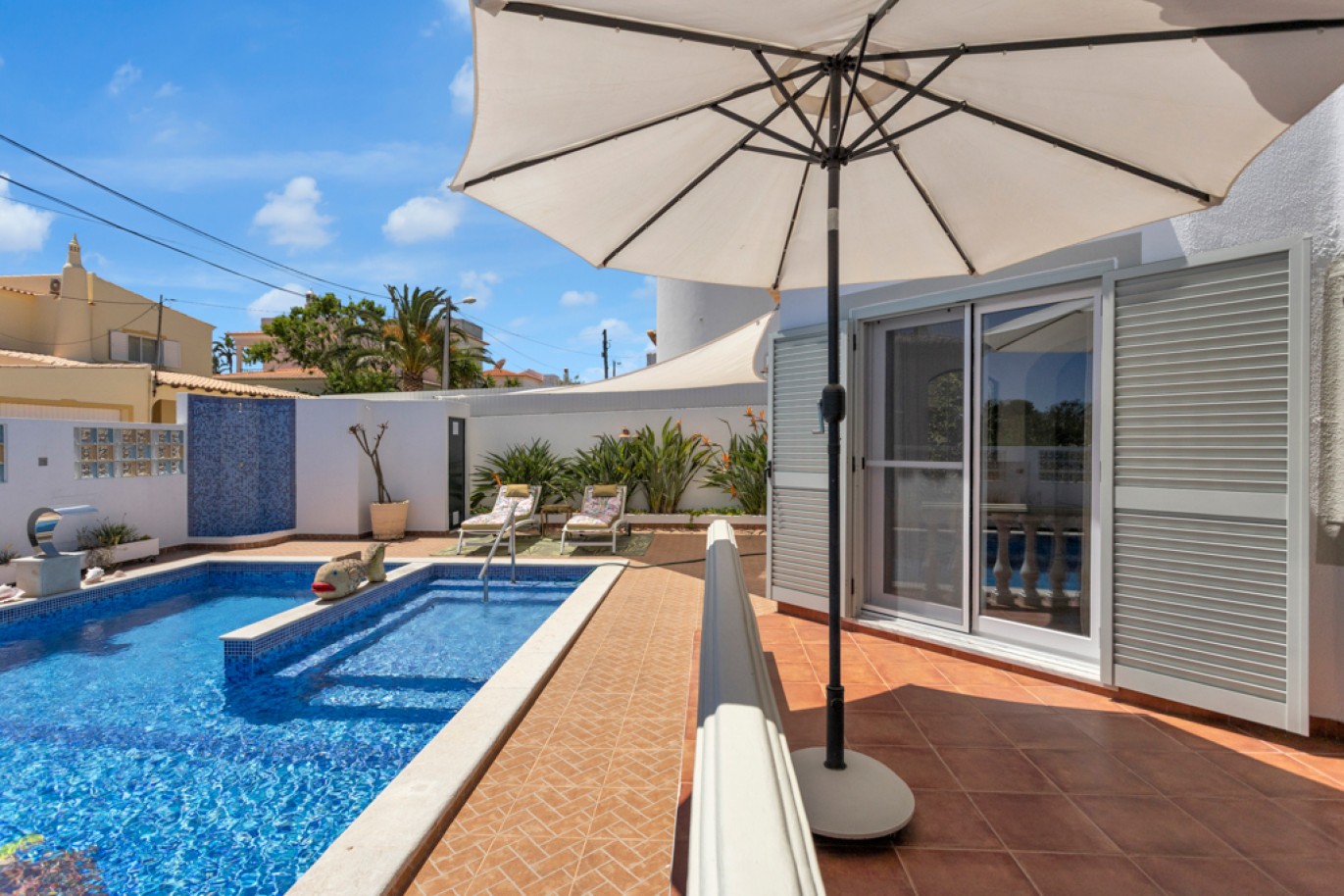 3-bedroom Villa with pool for sale in Carvoeiro, Algarve, Portugal_325219