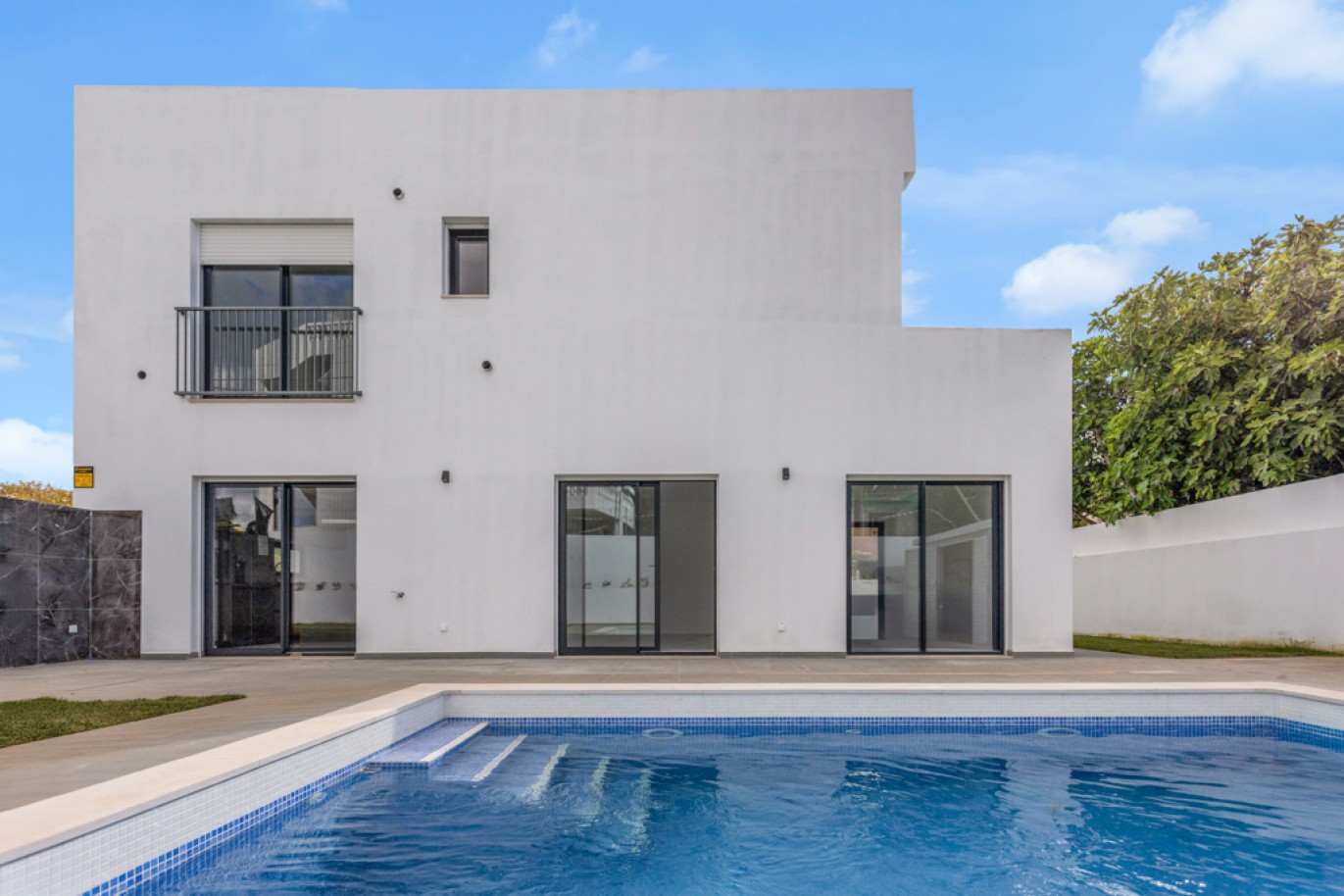 Modern 3-bedroom Villa with pool for sale in Lagos, Algarve, Portugal_325242