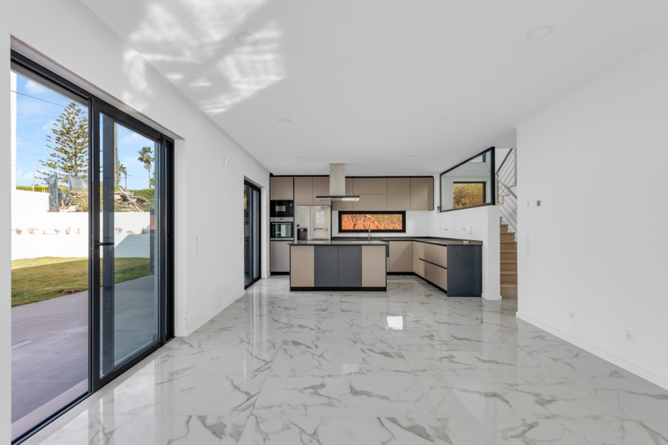 Modern 3-bedroom Villa with pool for sale in Lagos, Algarve, Portugal_325253