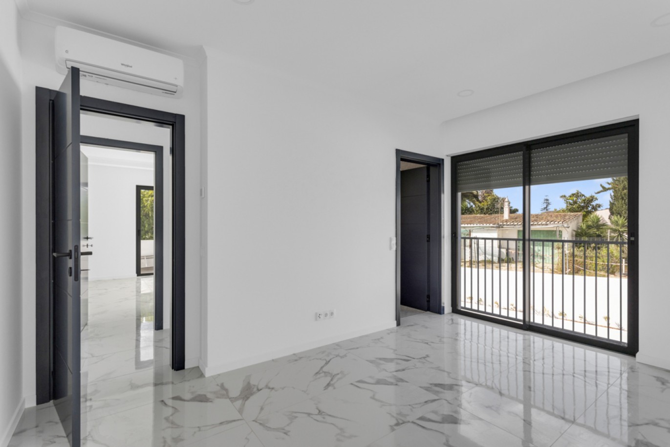 Modern 3-bedroom Villa with pool for sale in Lagos, Algarve, Portugal_325262