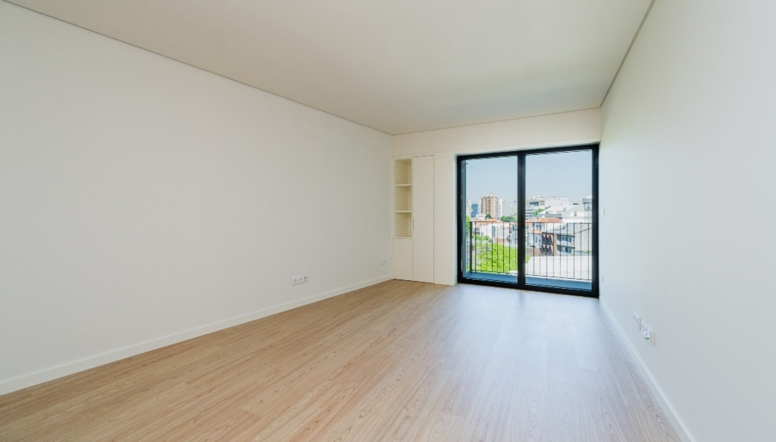 New apartment with balcony, for sale, in the Centre of Porto, Portugal_325756