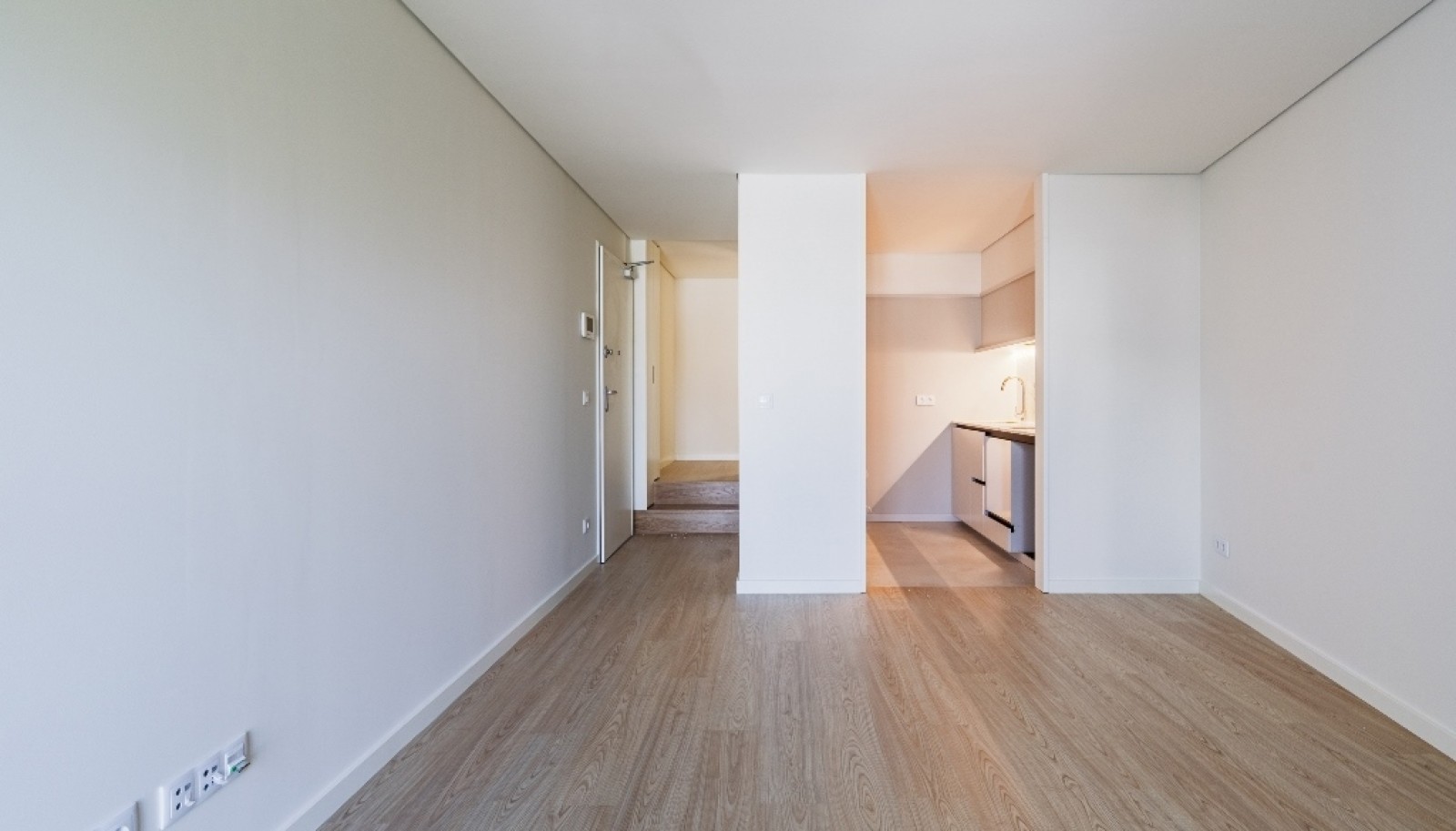 New apartment with balcony, for sale, in the Centre of Porto, Portugal_325757