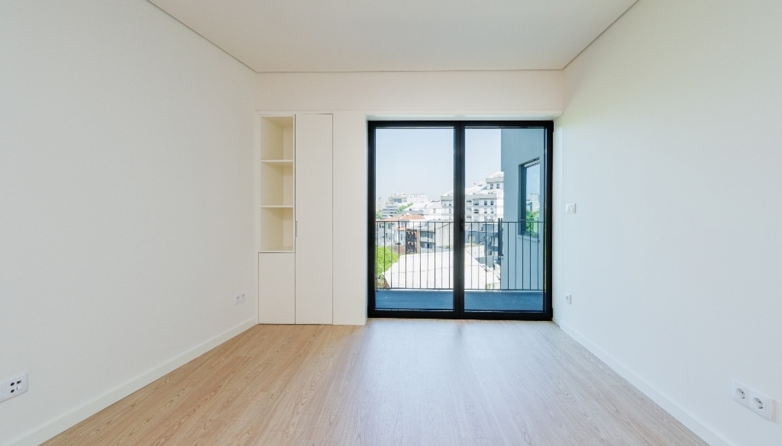 New apartment with balcony, for sale, in the Centre of Porto, Portugal_325758