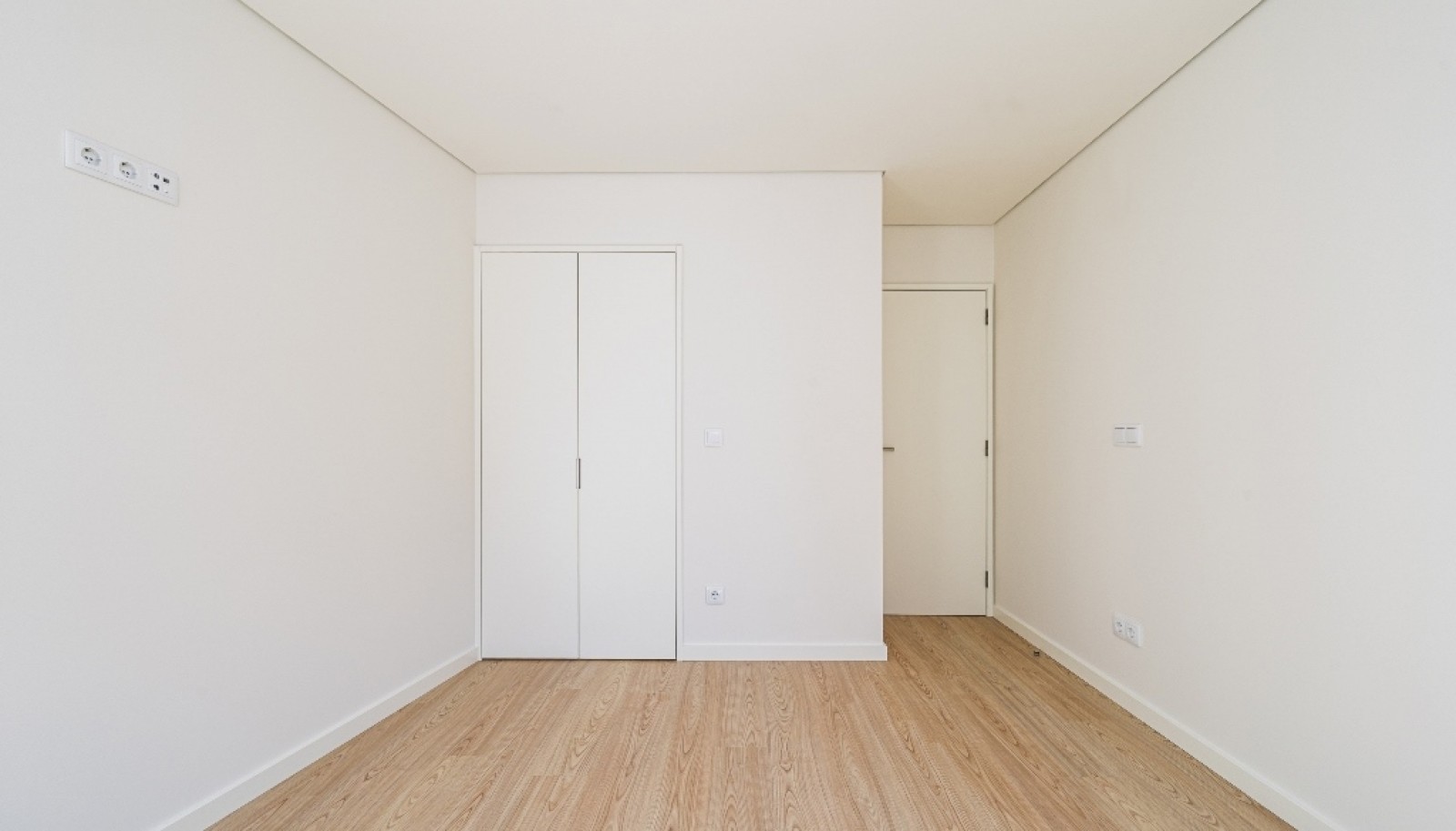 New apartment with balcony, for sale, in the Centre of Porto, Portugal_325767