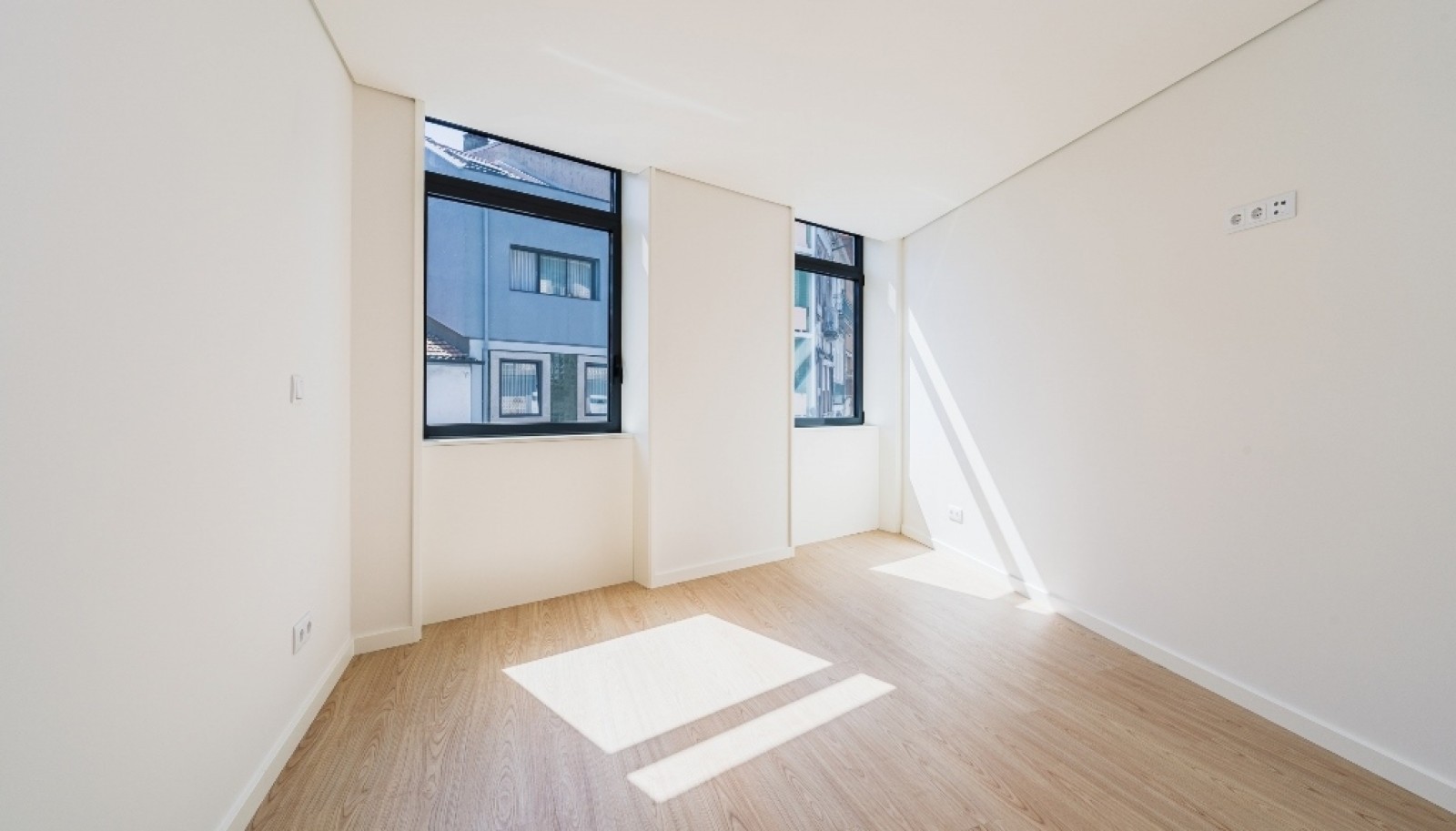 New apartment with balcony, for sale, in the Centre of Porto, Portugal_325768