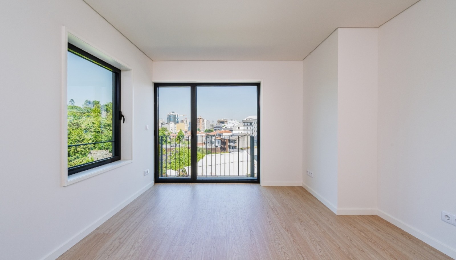 Neue Wohnung mit Balkon, zu verkaufen, im Zentrum von Porto, Portugal_325773