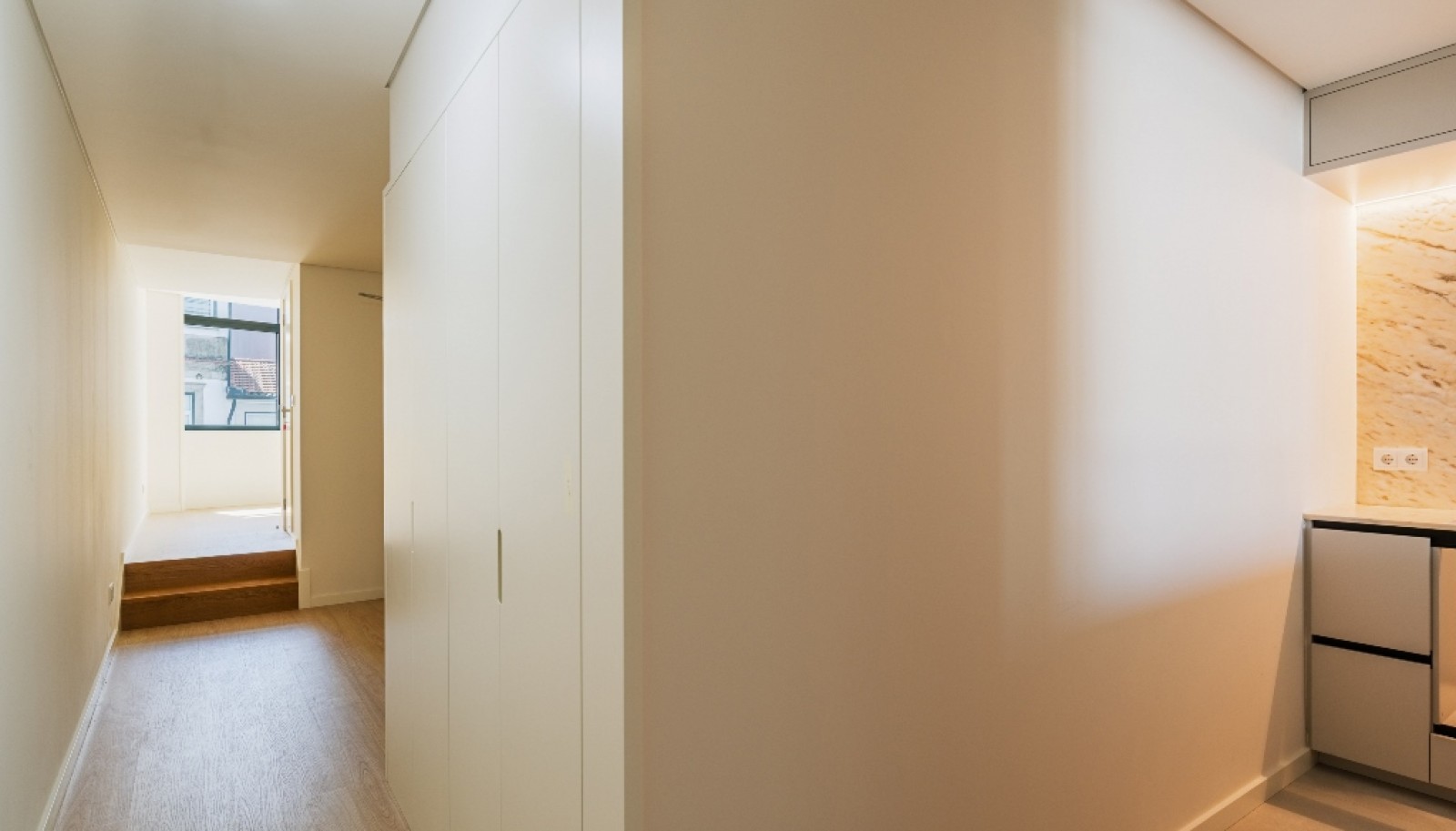 Neue Wohnung mit Balkon, zu verkaufen, im Zentrum von Porto, Portugal_325775