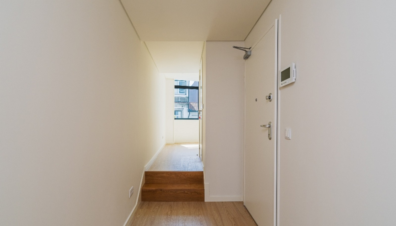 Neue Wohnung mit Balkon, zu verkaufen, im Zentrum von Porto, Portugal_325777