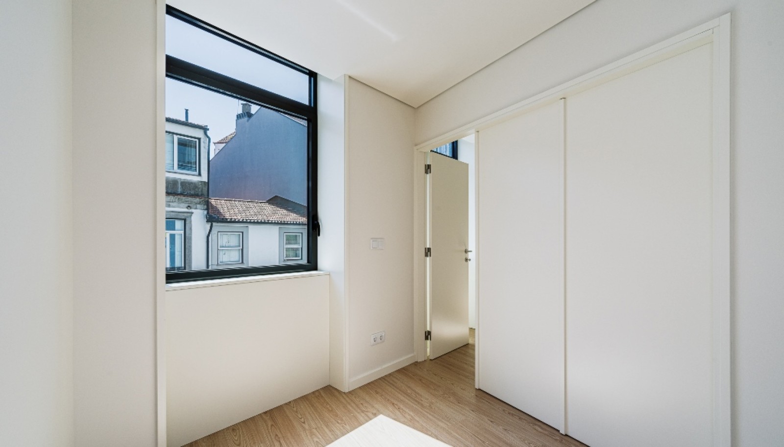 Neue Wohnung mit Balkon, zu verkaufen, im Zentrum von Porto, Portugal_325783
