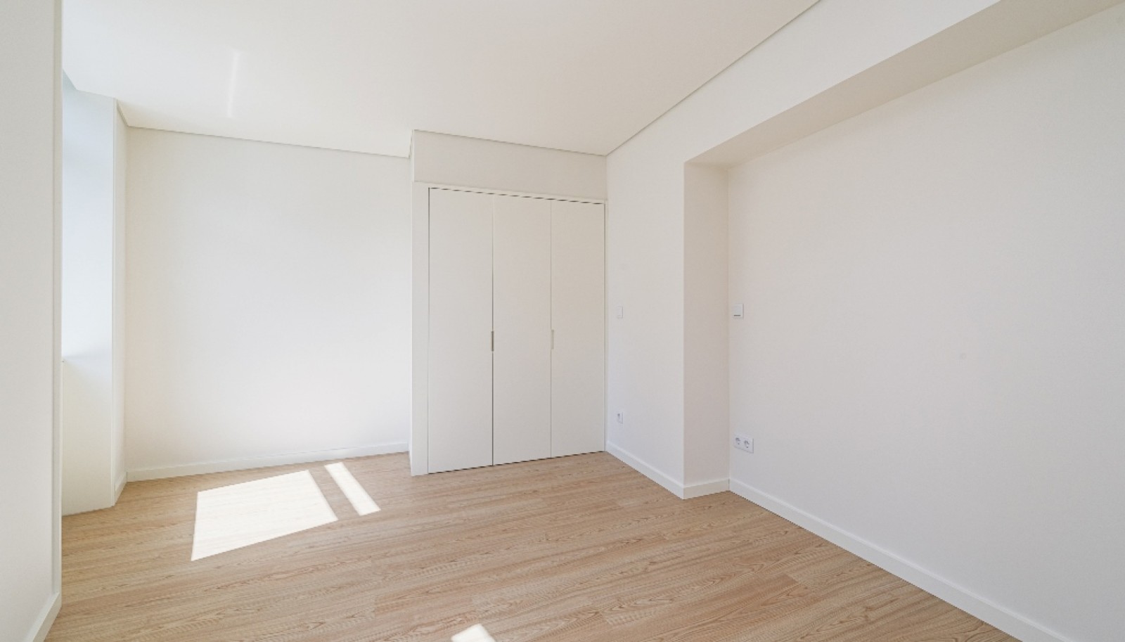 Neue Wohnung mit Balkon, zu verkaufen, im Zentrum von Porto, Portugal_325784