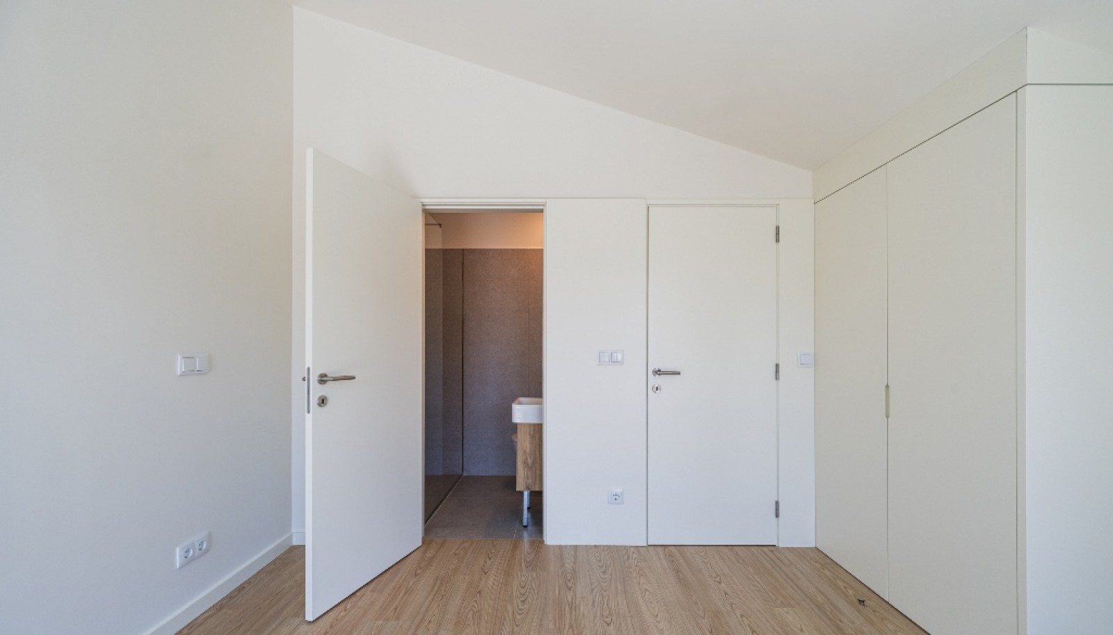 Apartamento novo com terraço, para venda, no Centro do Porto_325815