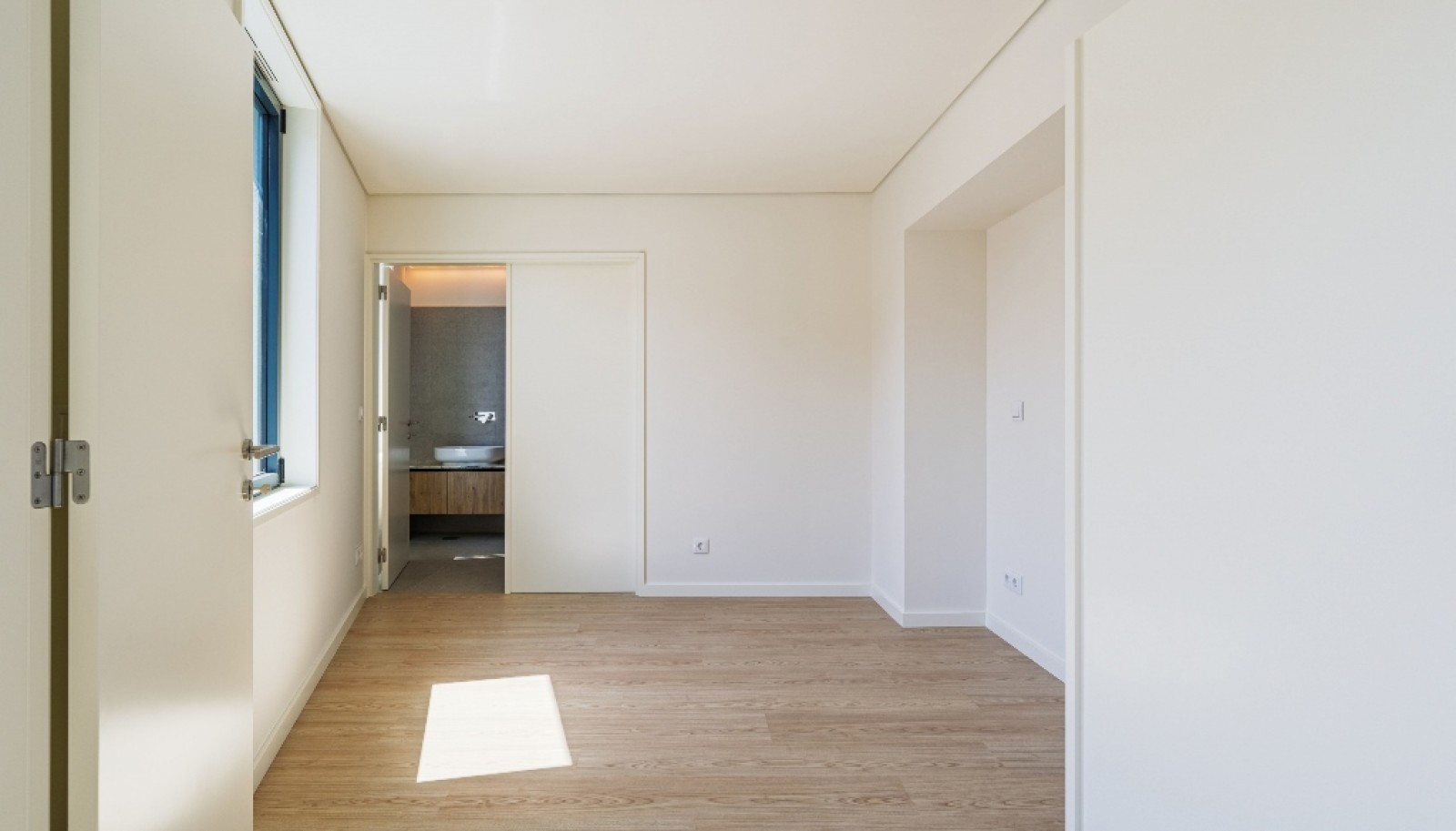 Apartamento novo com terraço, para venda, no Centro do Porto_325821