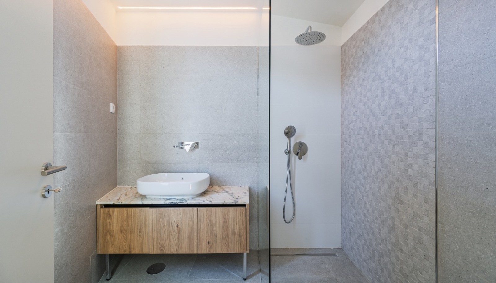 Apartamento novo com terraço, para venda, no Centro do Porto_325824