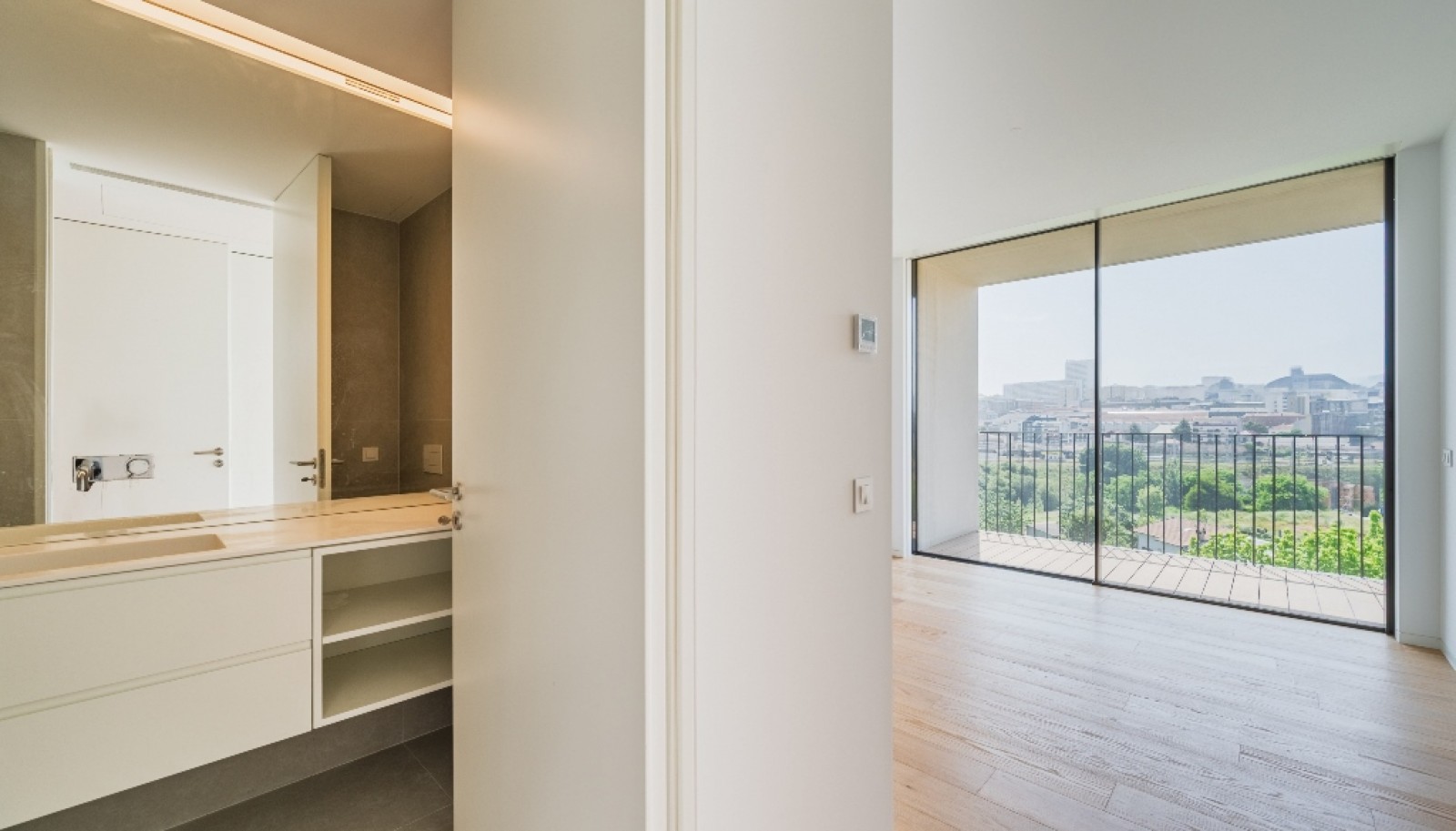 New 3 bedroom with balcony apartment in gated community, Gaia, Portugal_325982