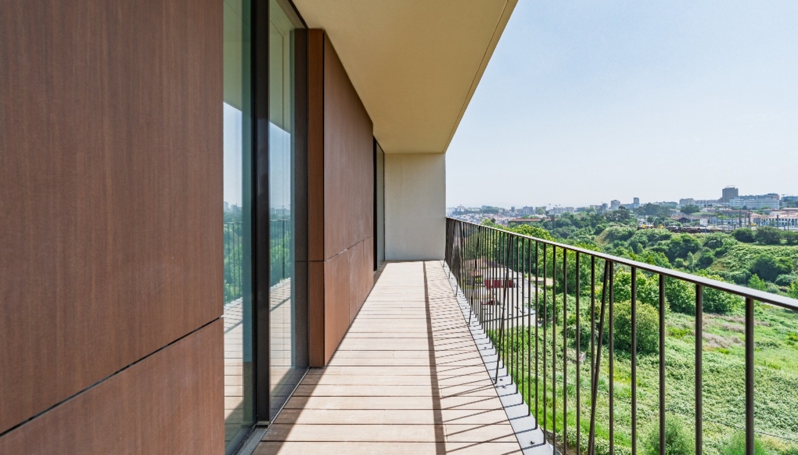 New 3 bedroom with balcony apartment in gated community, Gaia, Portugal_325988