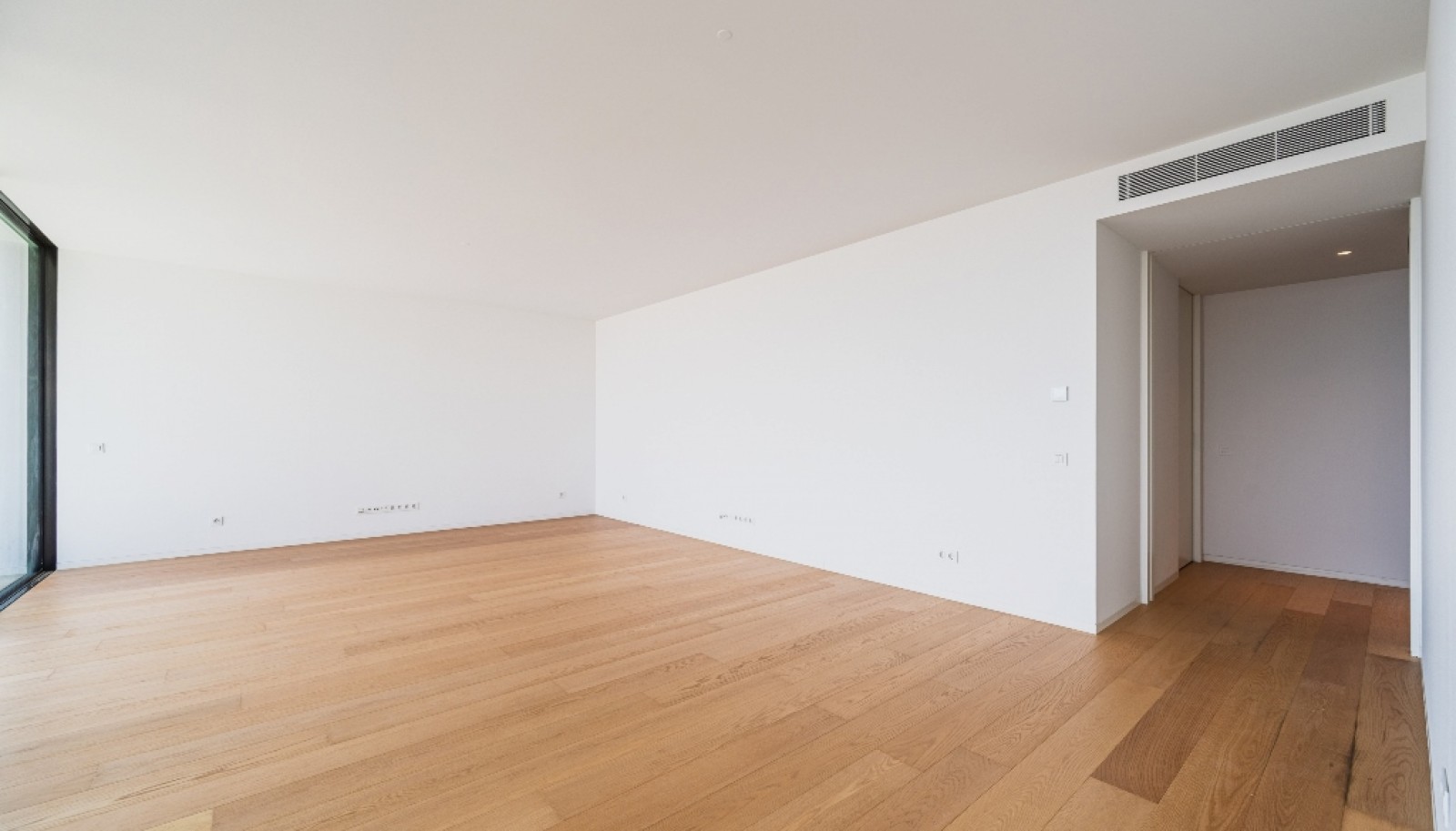 New 3 bedroom with balcony apartment in gated community, Gaia, Portugal_326015