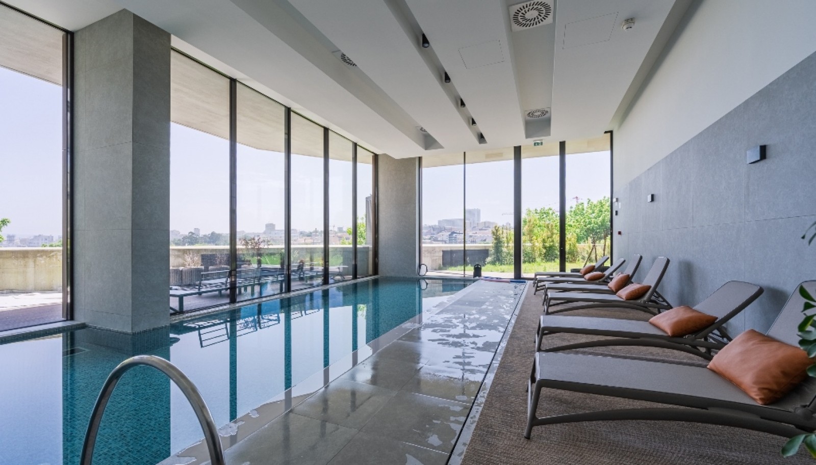 New 3 bedroom with balcony apartment in gated community, Gaia, Portugal_326021