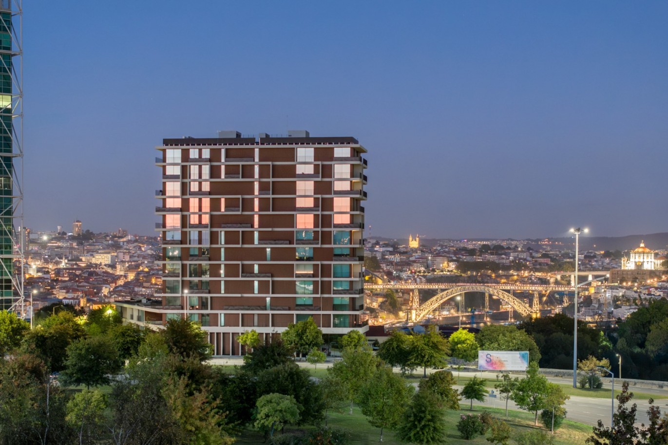 New 3 bedroom with balcony apartment in gated community, Gaia, Portugal_326059