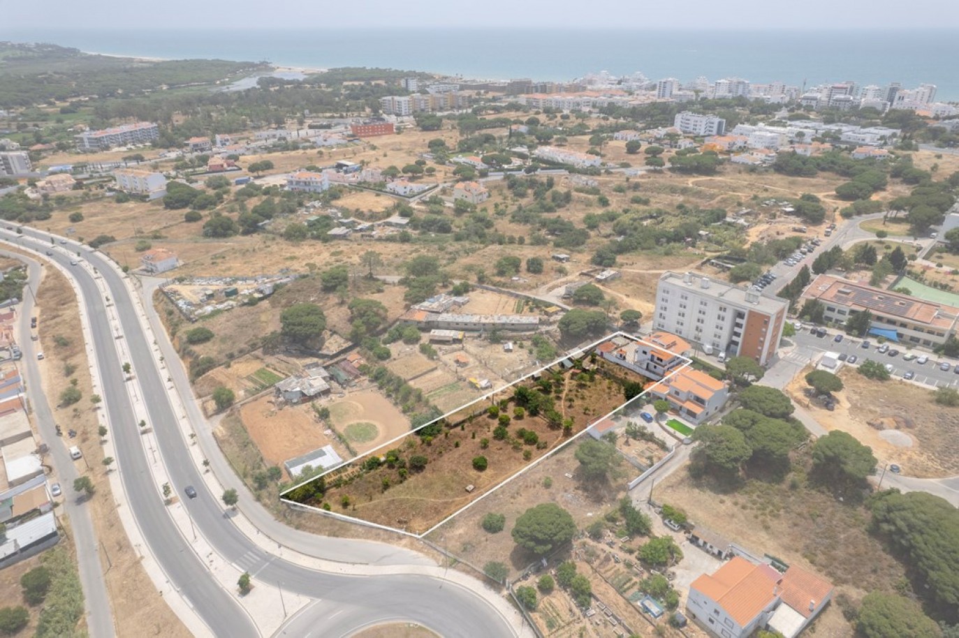 Mixed land for sale in Quarteira, Algarve, Portugal_326694