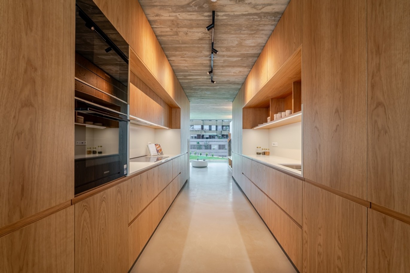 Moradia V4+1 com jardim e varandas em condomínio de luxo no Foco, Porto_328887